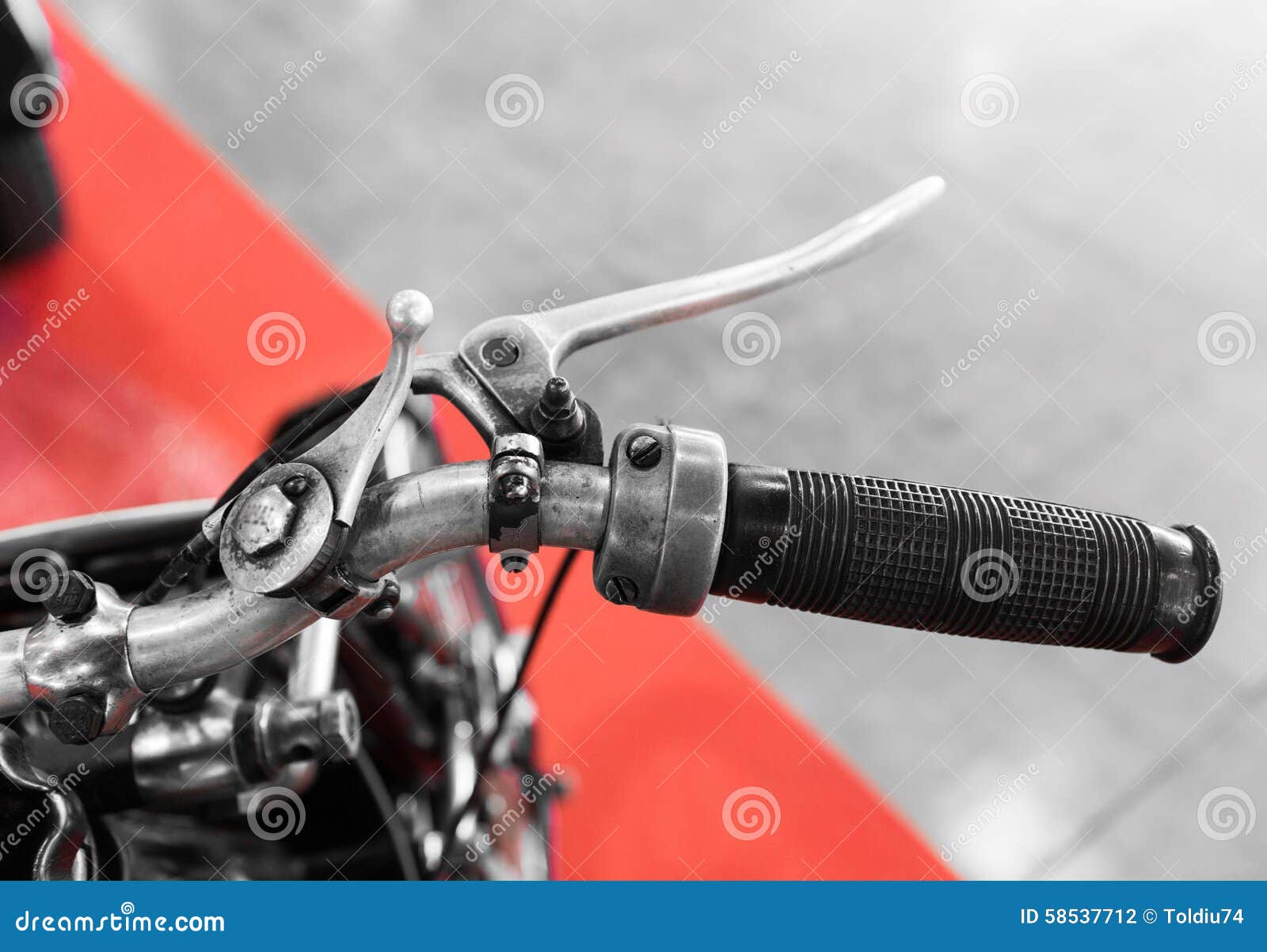 Moto De Vintage Avec Le Levier De Vitesse Sur Le Guidon Photo stock - Image  du adhérence, trains: 58537712