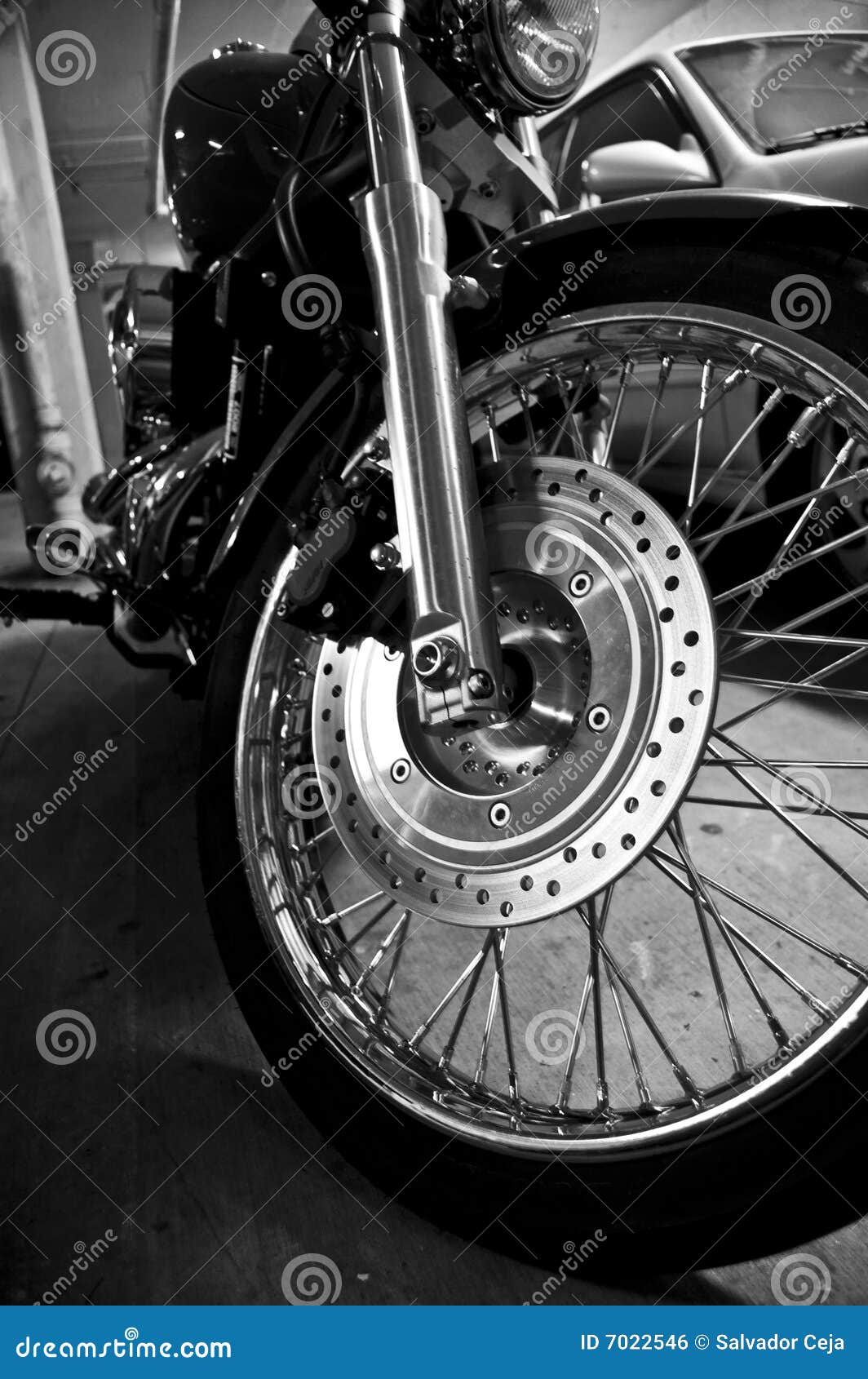 Motociclo preto e branco foto de stock. Imagem de cruzador - 7022546, image size:1064x1690