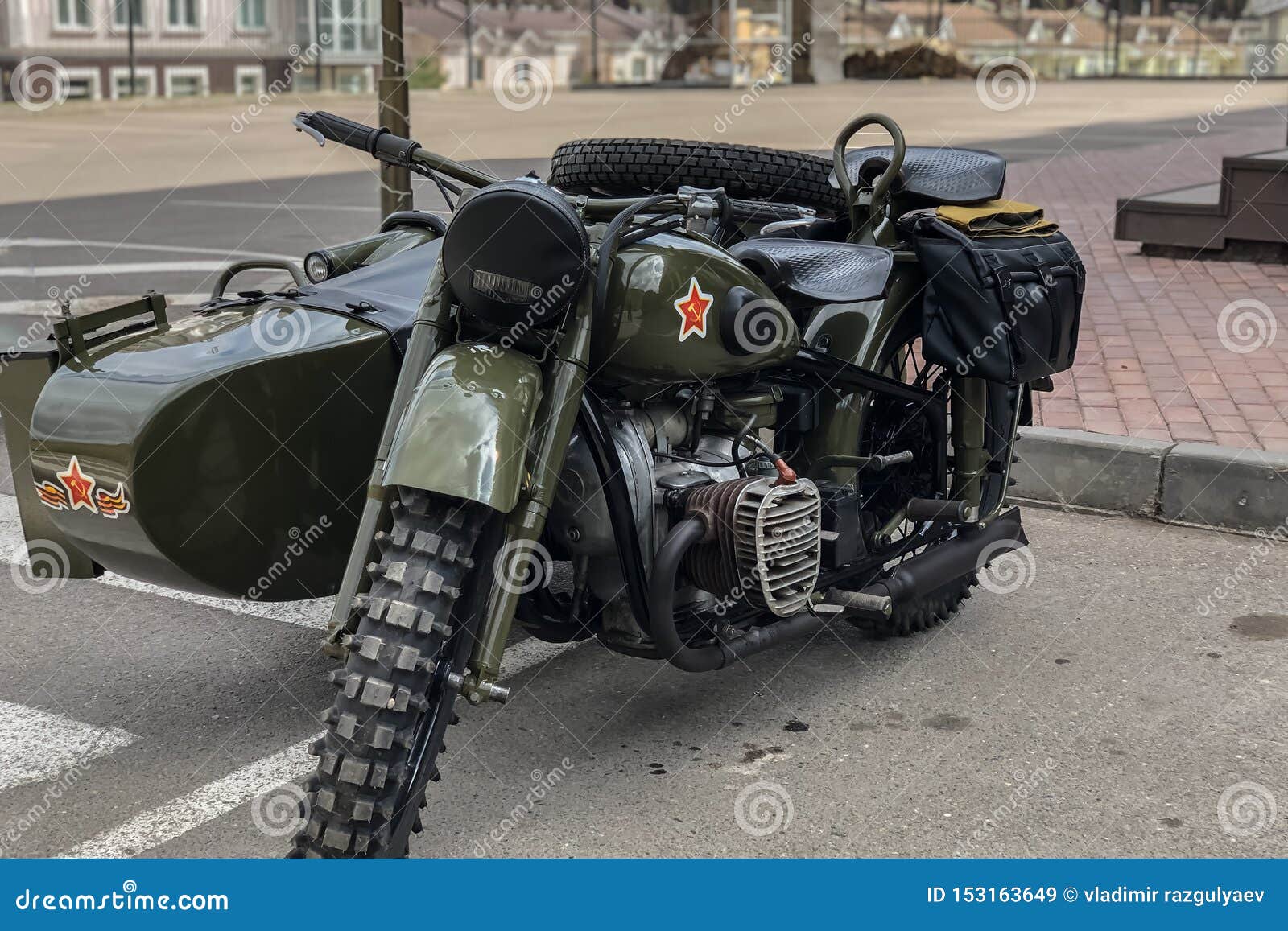 Motocicleta Retra Rusa URAL De Color Caqui Moto Durante La Segunda Guerra  Mundial Con Símbolos Soviéticos Imagen de archivo editorial - Imagen de  ural, vendimia: 153163649