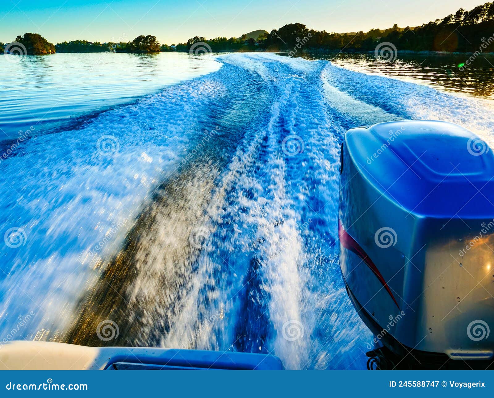 speed motorboat ride