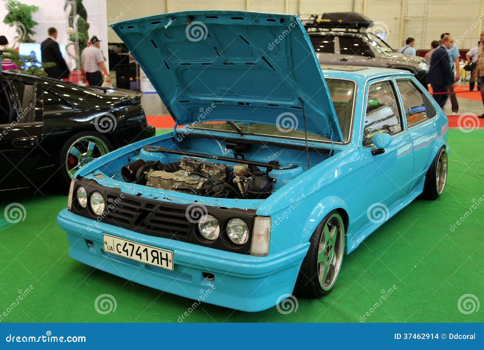 Motor show editorial stock image. Image of exhibition - 37462914
