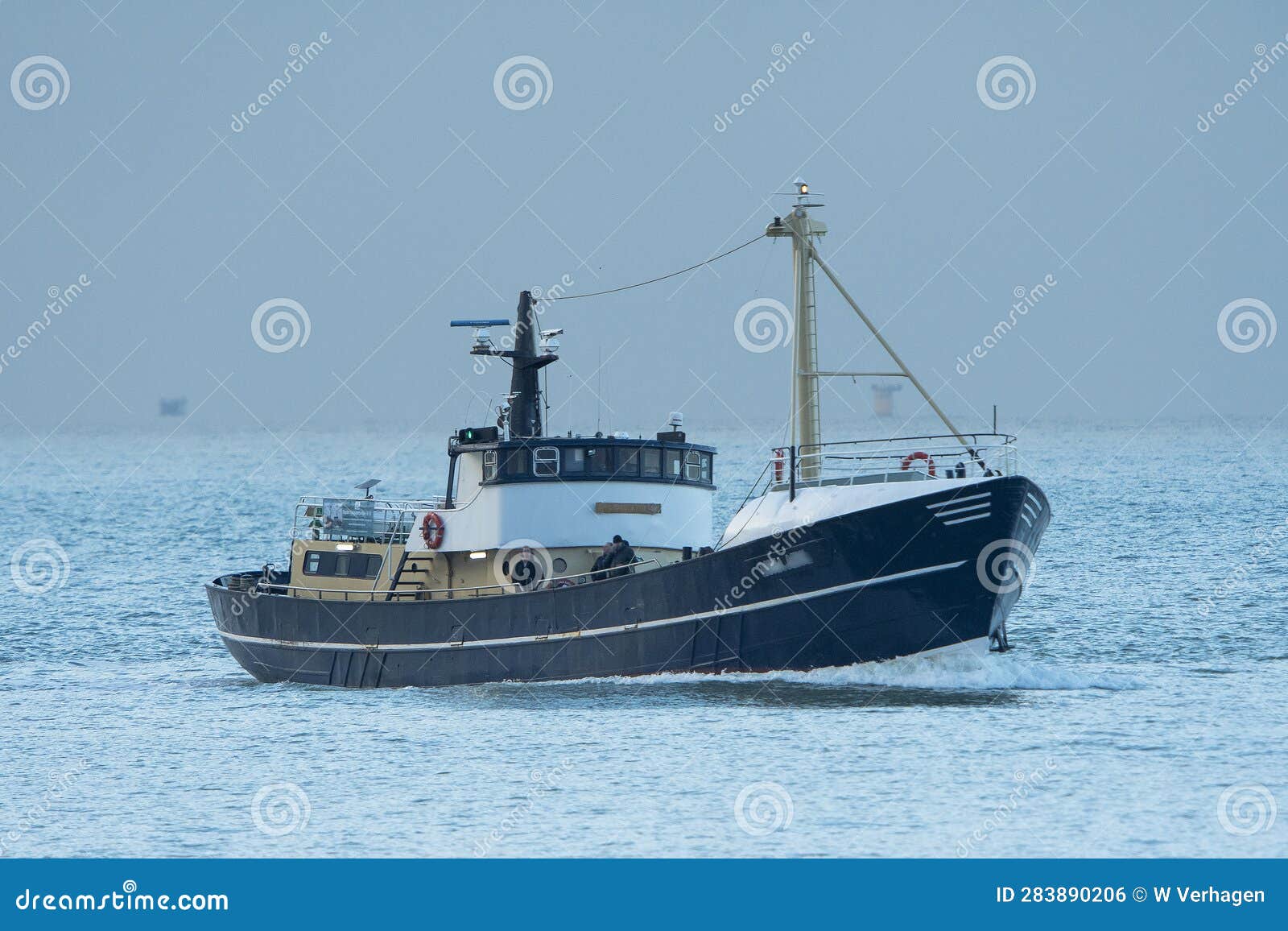 motor vessel 'luna azul' navigate