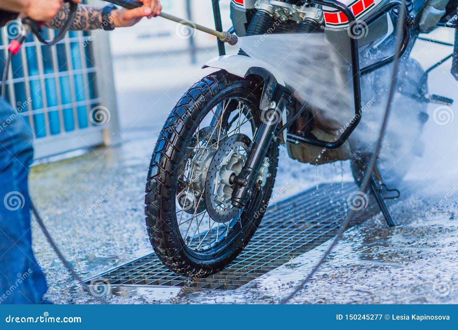 Motorcycle Car Wash Motorcycle Big Bike Cleaning with Foam Injection