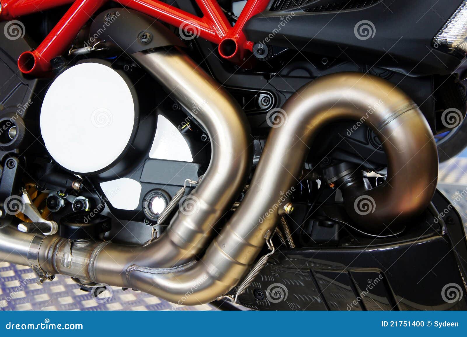 Motorcycle exhaust pipe stock photo. Image of speed, chasis - 21751400