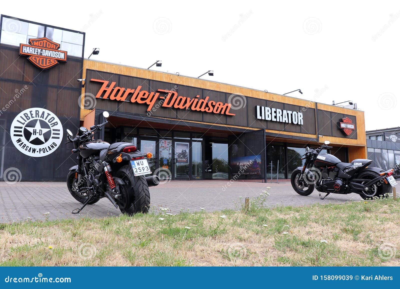 Motorcycles Parked In Front Of A Harley Davidson Store In Warsaw Poland Editorial Stock Image Image Of Destination Place 158099039
