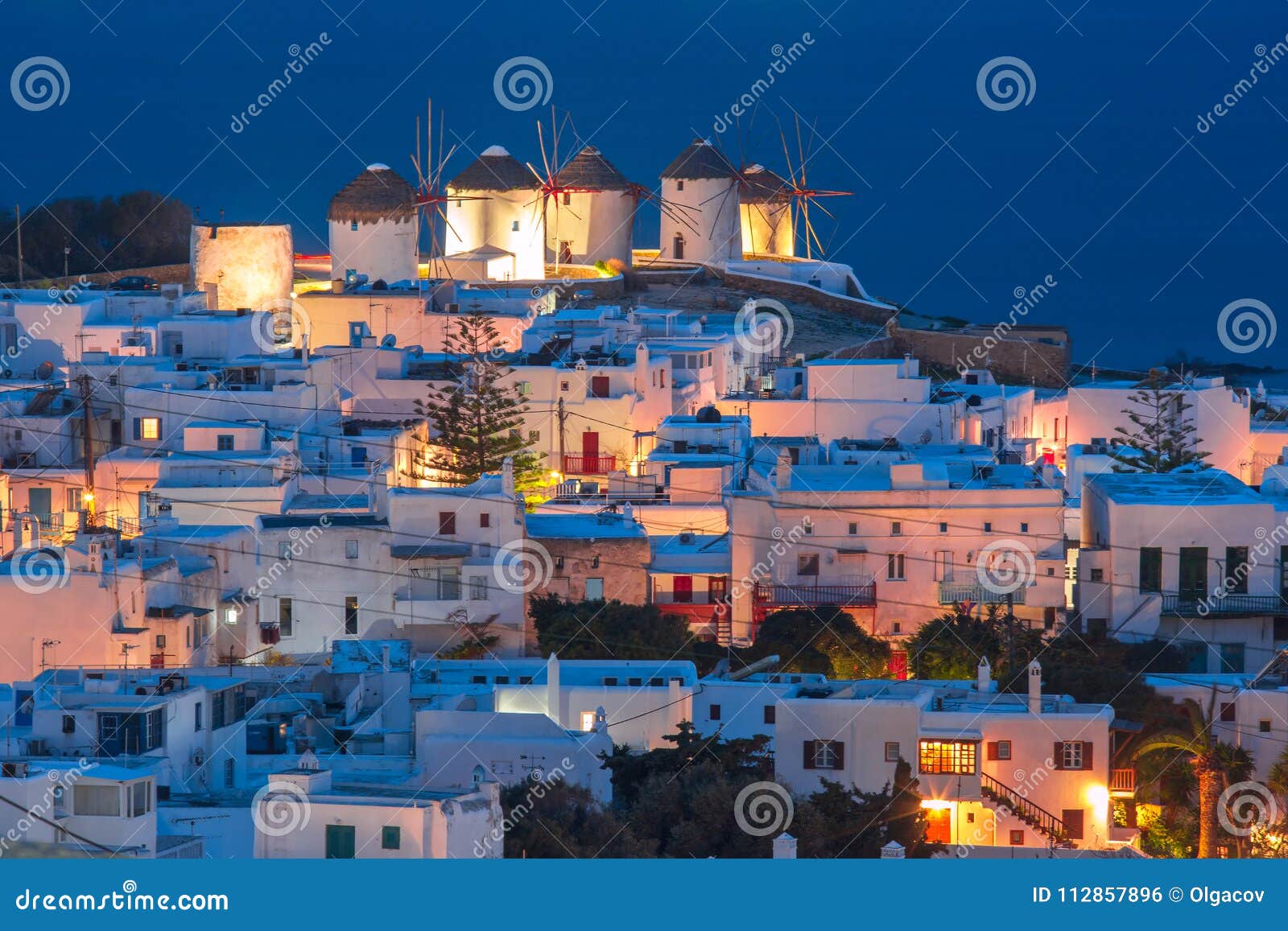 Moulins à Vent Traditionnels Au Coucher Du Soleil Santorini