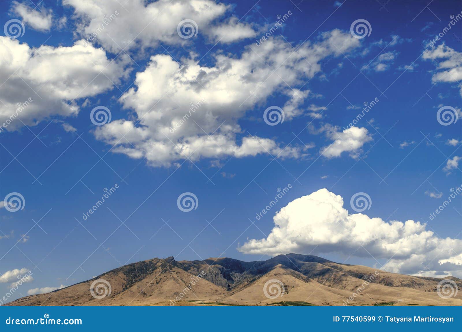udbytte Ekstrem samlet set Mount Ara Ler in Sunny Day Against the Blue Sky Covered by Clouds Stock Image - Image of freedom, asia: 77540599 udbytte Ekstrem samlet set Mount Ara Ler in Sunny Day Against the Blue Sky Covered by Clouds Stock Image - Image of freedom, asia: 77540599