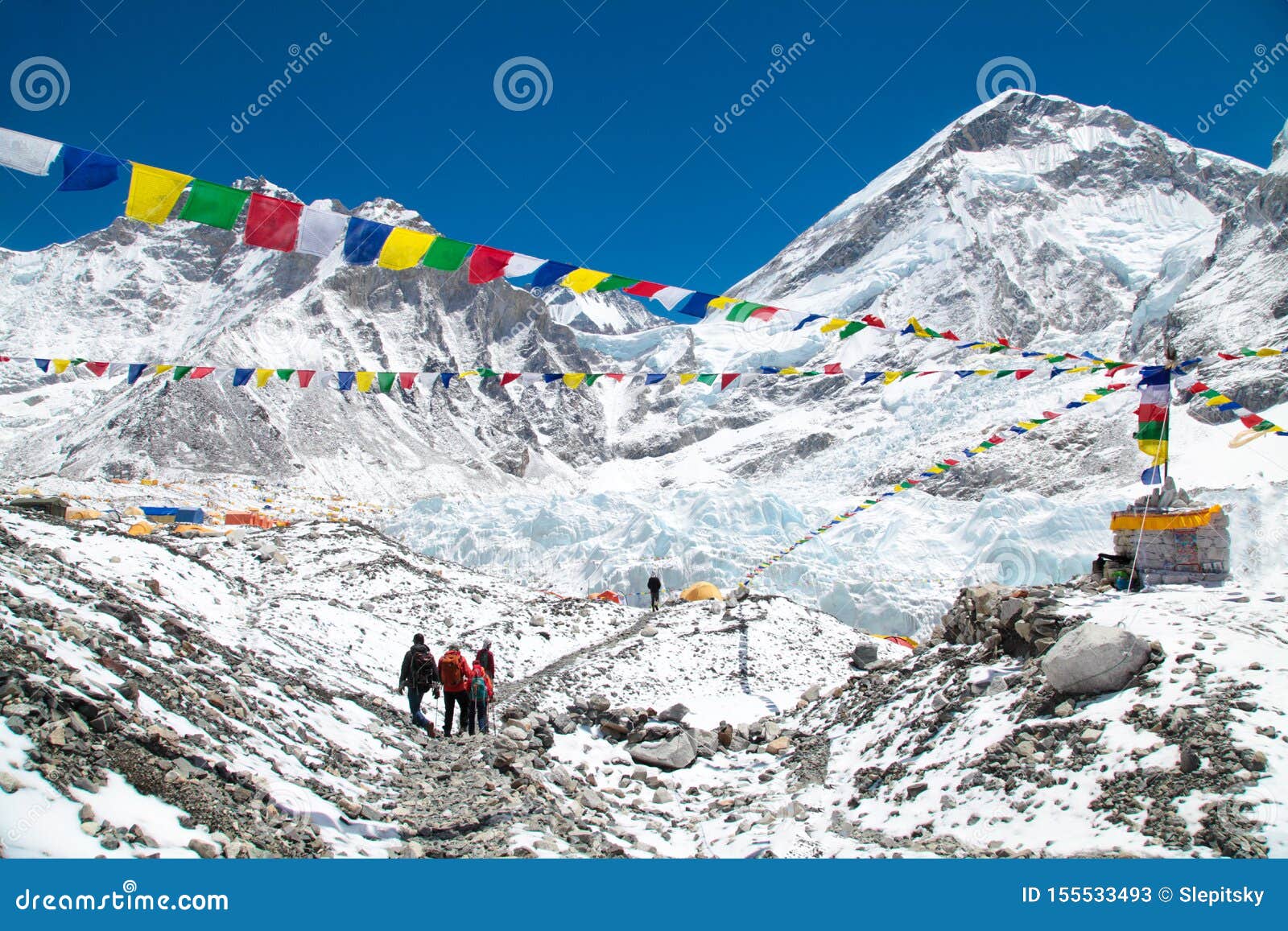 mount everest base camp, tents, khumbu glacier and mountains, sagarmatha national park, trek to everest base camp
