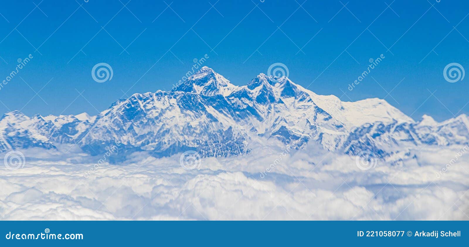 Mount Everest in Himalaya. 8848 M Highest Mountain on Earth Stock Image ...