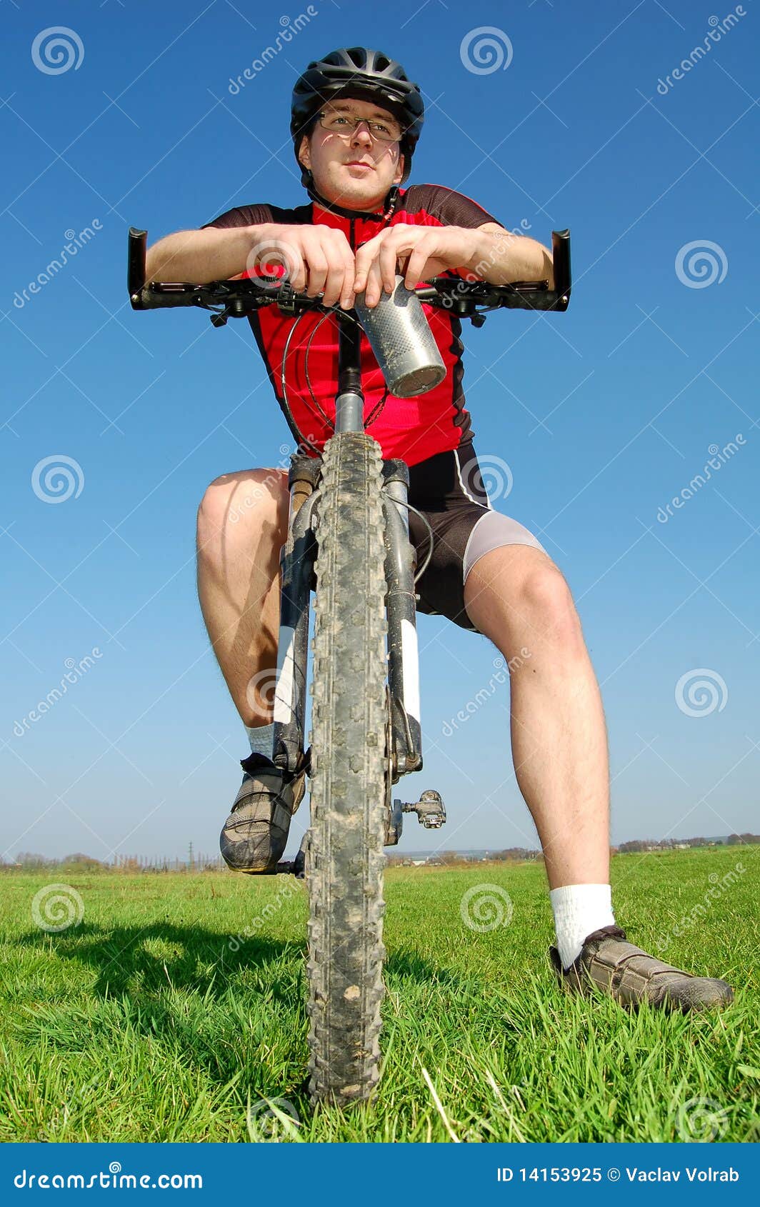 Mountain biker stock image. Image of cyclist, bicycling 14153925