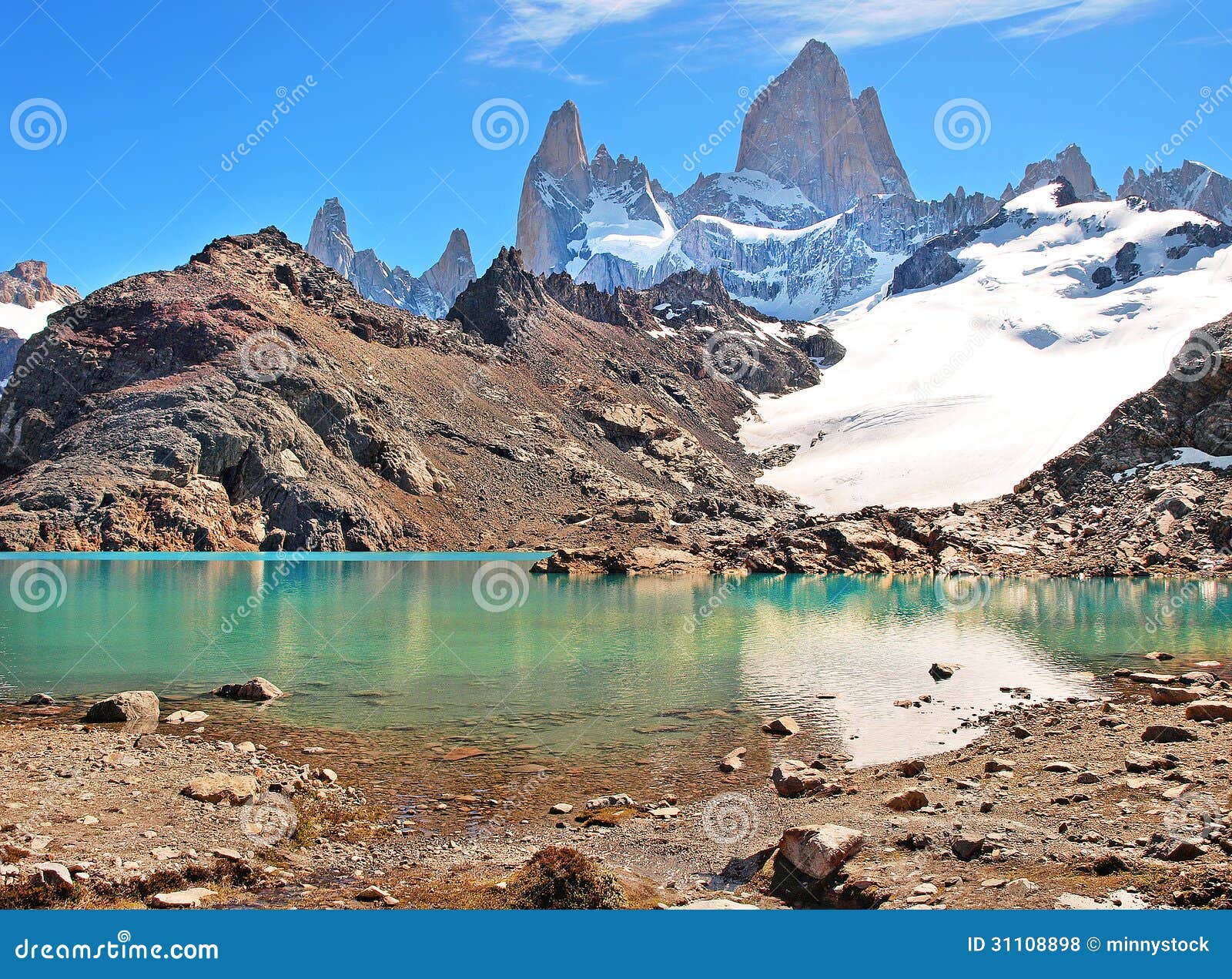 mountain landscape with mt fitz roy and laguna de los tres in los glaciares national park, patagonia, argentina, south america