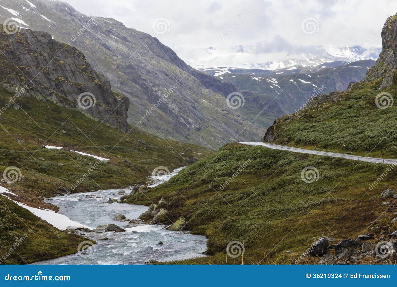 mountain pass in norway.