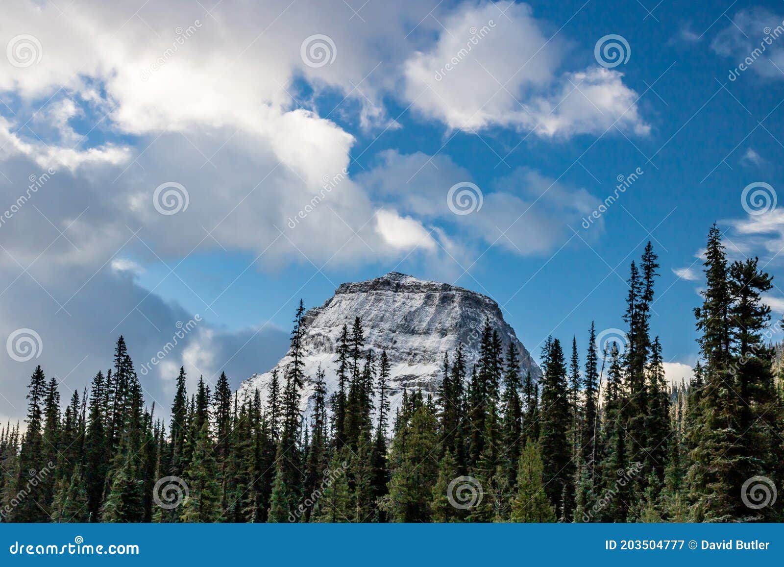 the mountain peaks of yoho. yoho national park. british columbia canada