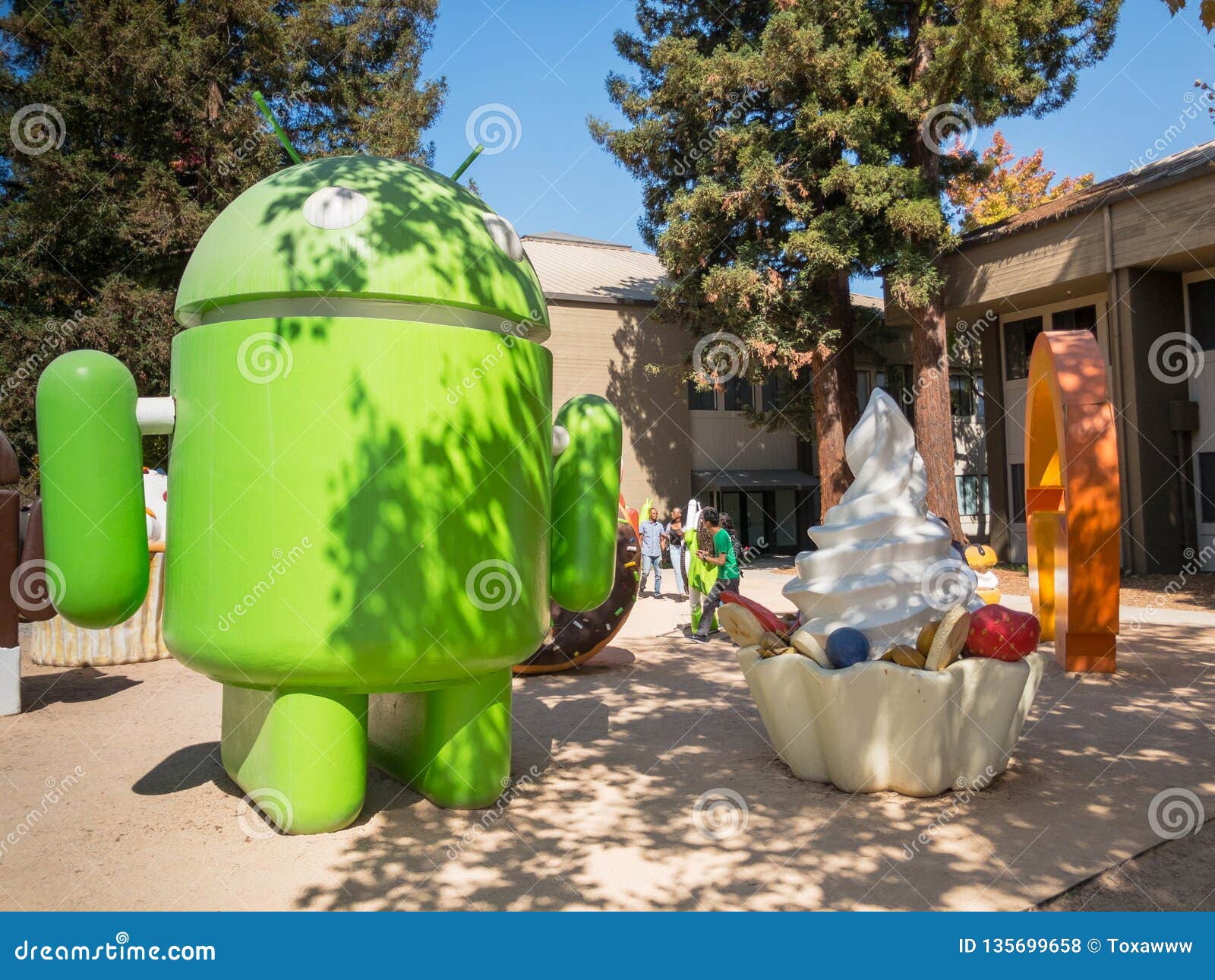 Android Statue in Googleplex Headquarters Main Office Editorial Stock ...