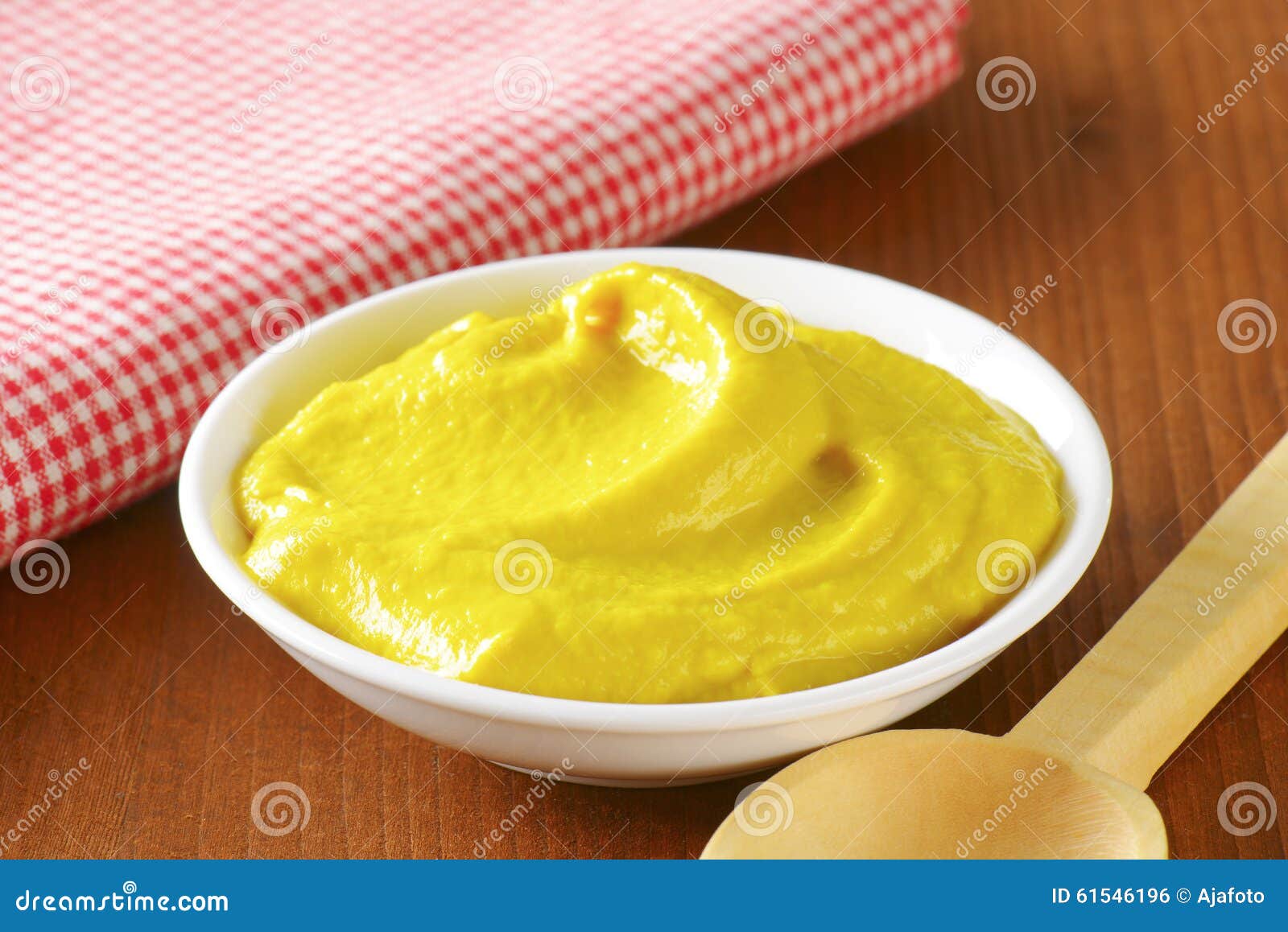 Moutarde jaune américaine photo stock. Image du fermer - 61546196