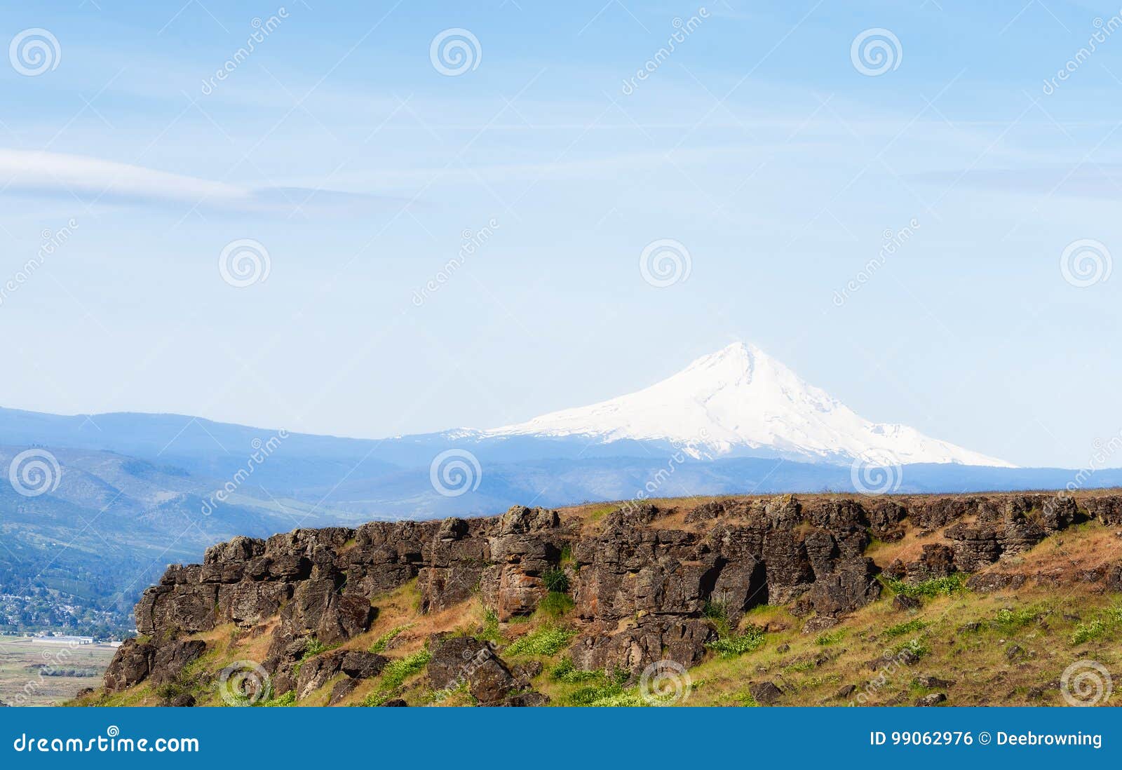 Mt Hood Peak foto de archivo. Imagen de paisaje, cascada 99062976