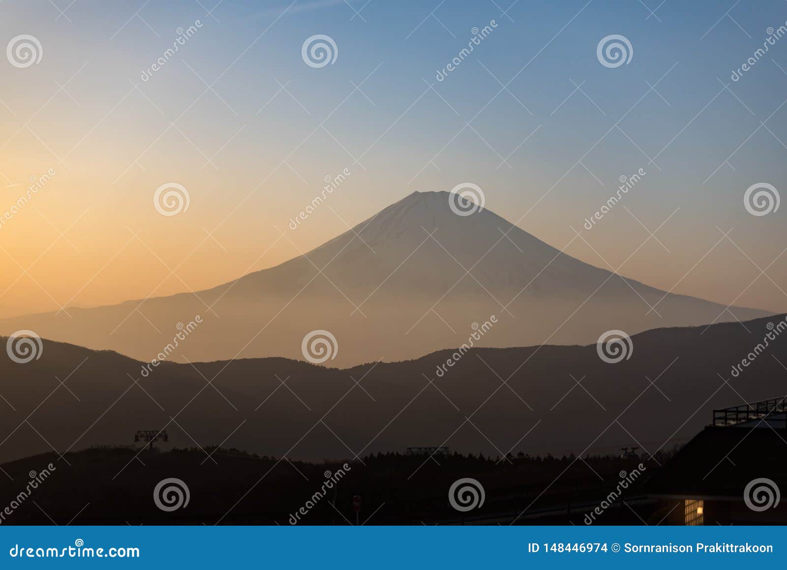 ??mt 藤实山. ??mt 藤实在Owakudani的山景在日本