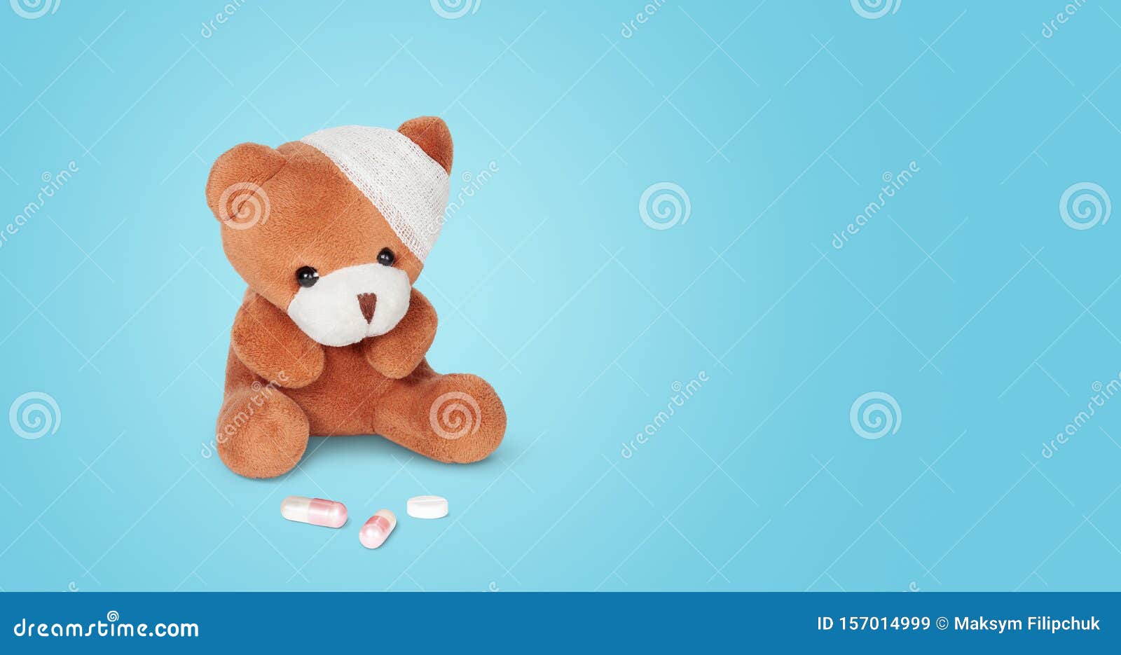Muñeca De Oso De Peluche Con Fondo De Pastillas Imagen de archivo - Imagen de fondo, muñeca: 157014999