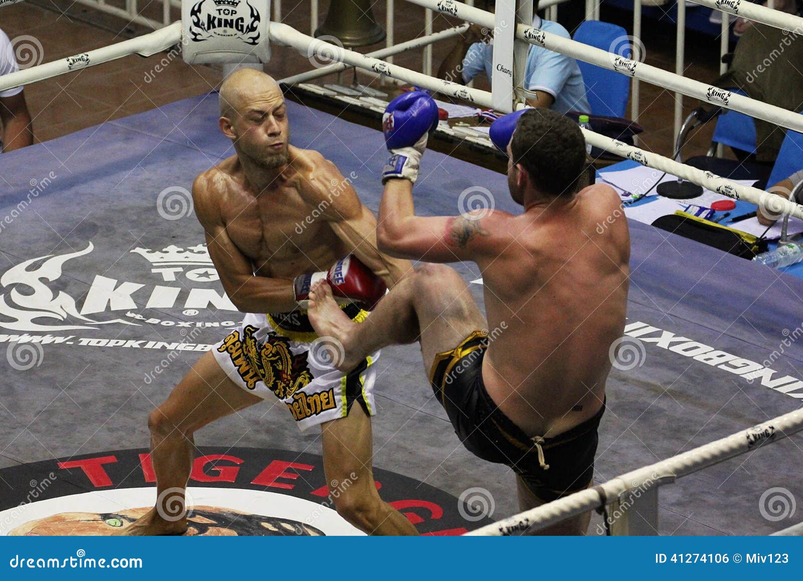 Muay thai phuket hi-res stock photography and images - Alamy