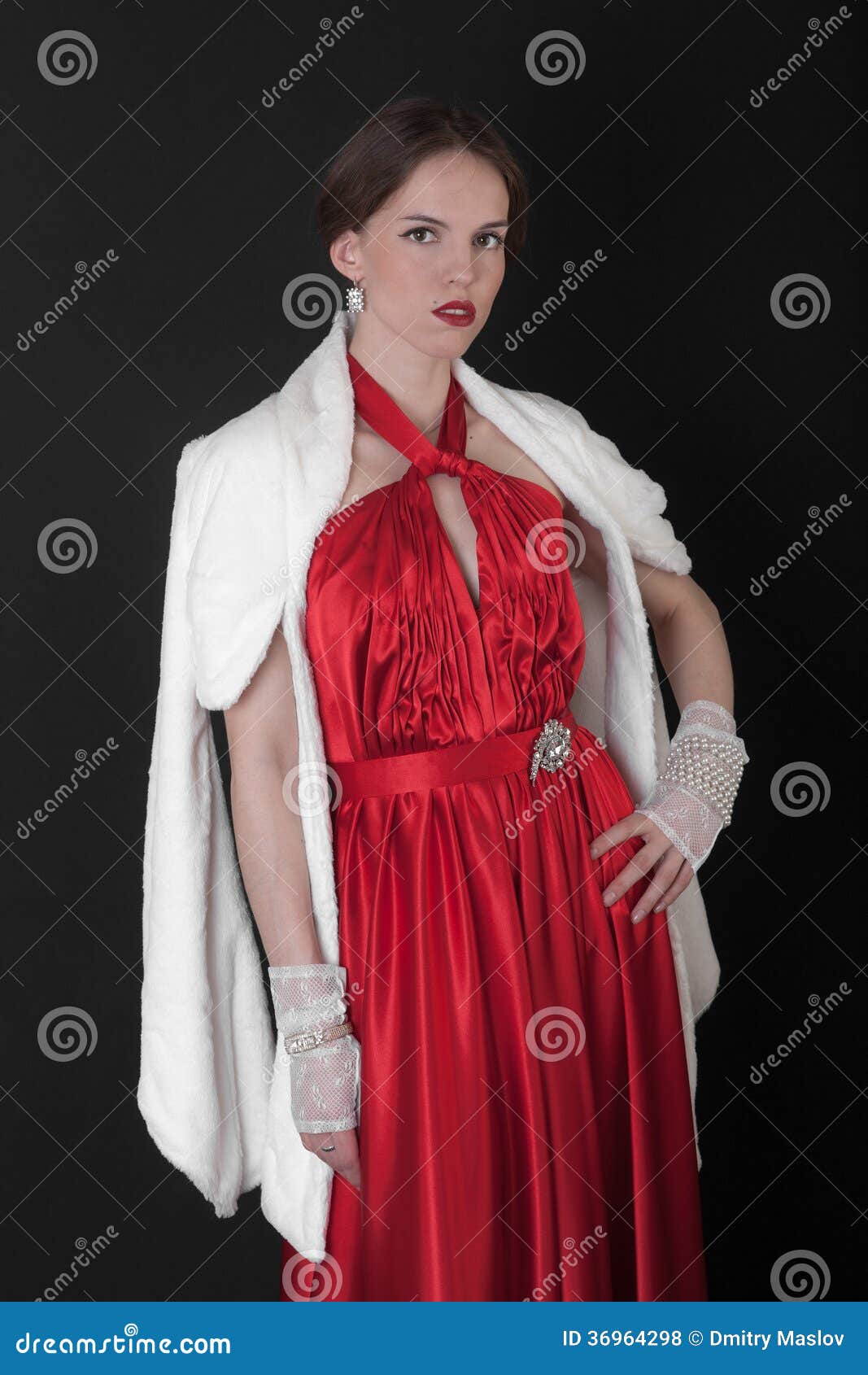 Muchacha En Vestido Rojo Y La Chaqueta Blanca Foto de archivo - Imagen de  manera, lindo: 36964298