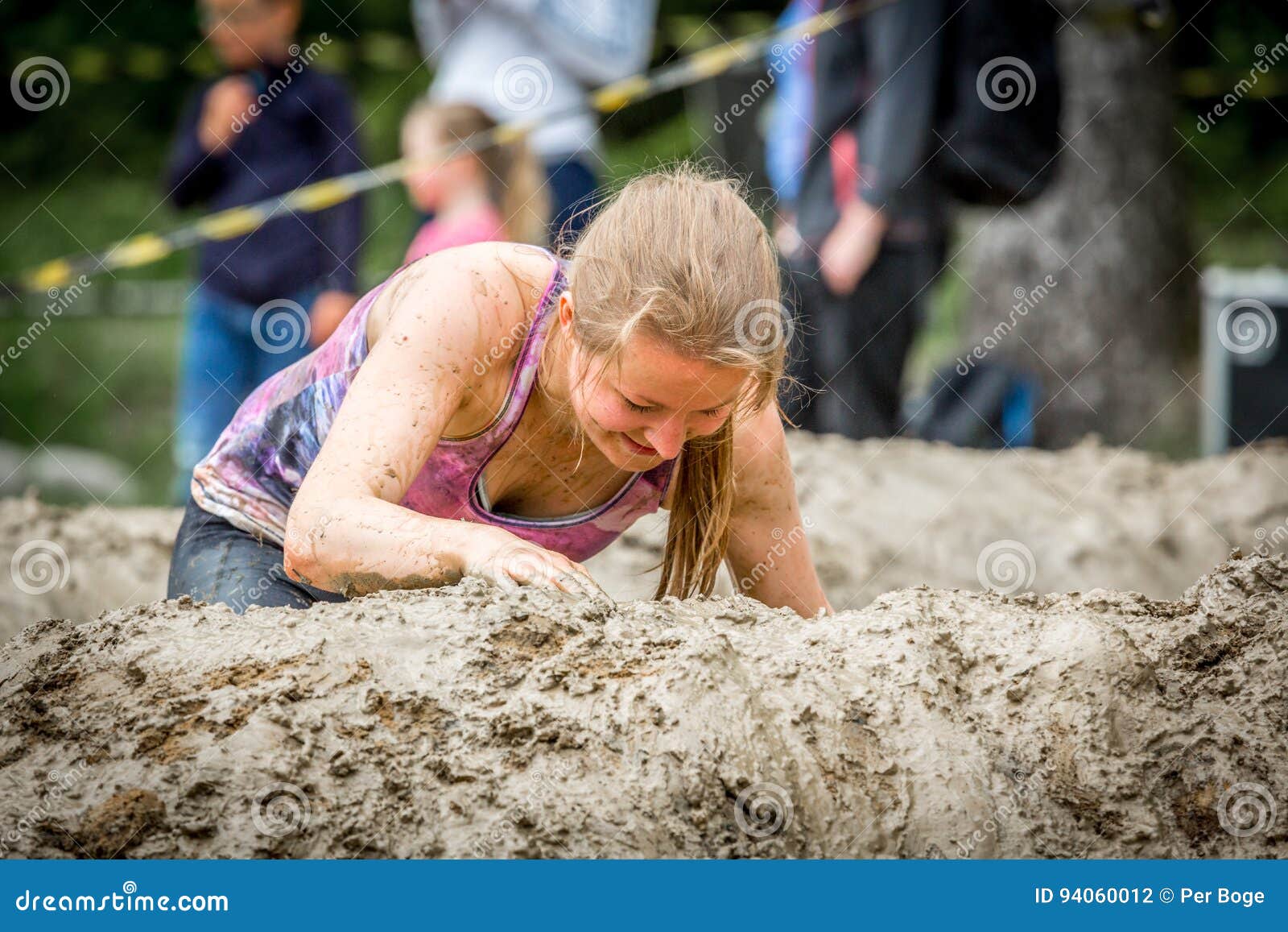 Mud run women hi-res stock photography and images - Alamy