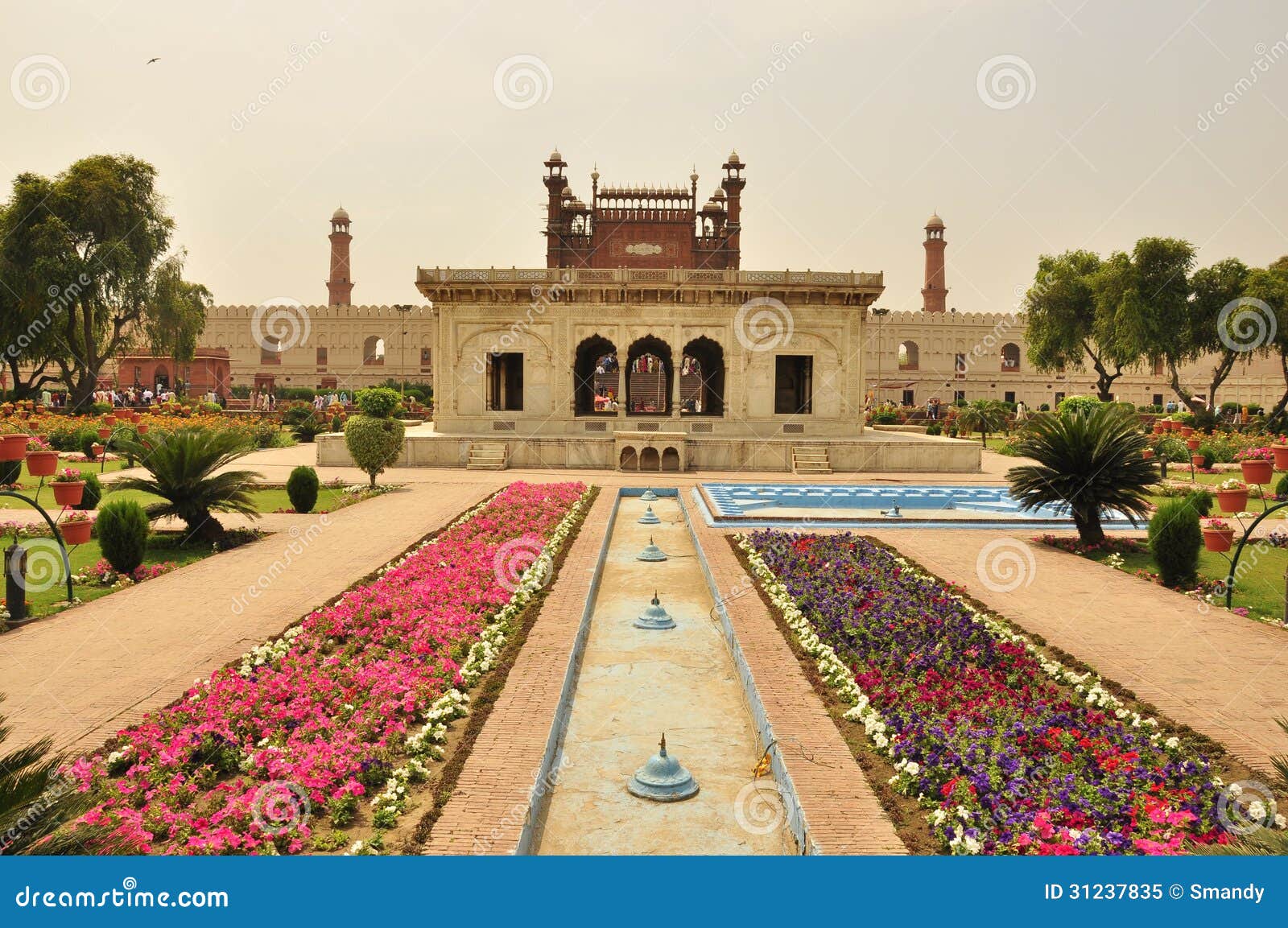 mughal art and gardens , lahore, pakistan