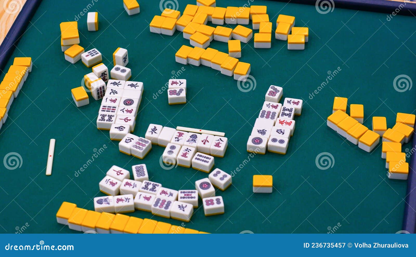 Muitos Azulejos Mahjong No Campo De Jogo. Um Antigo Jogo Asiático