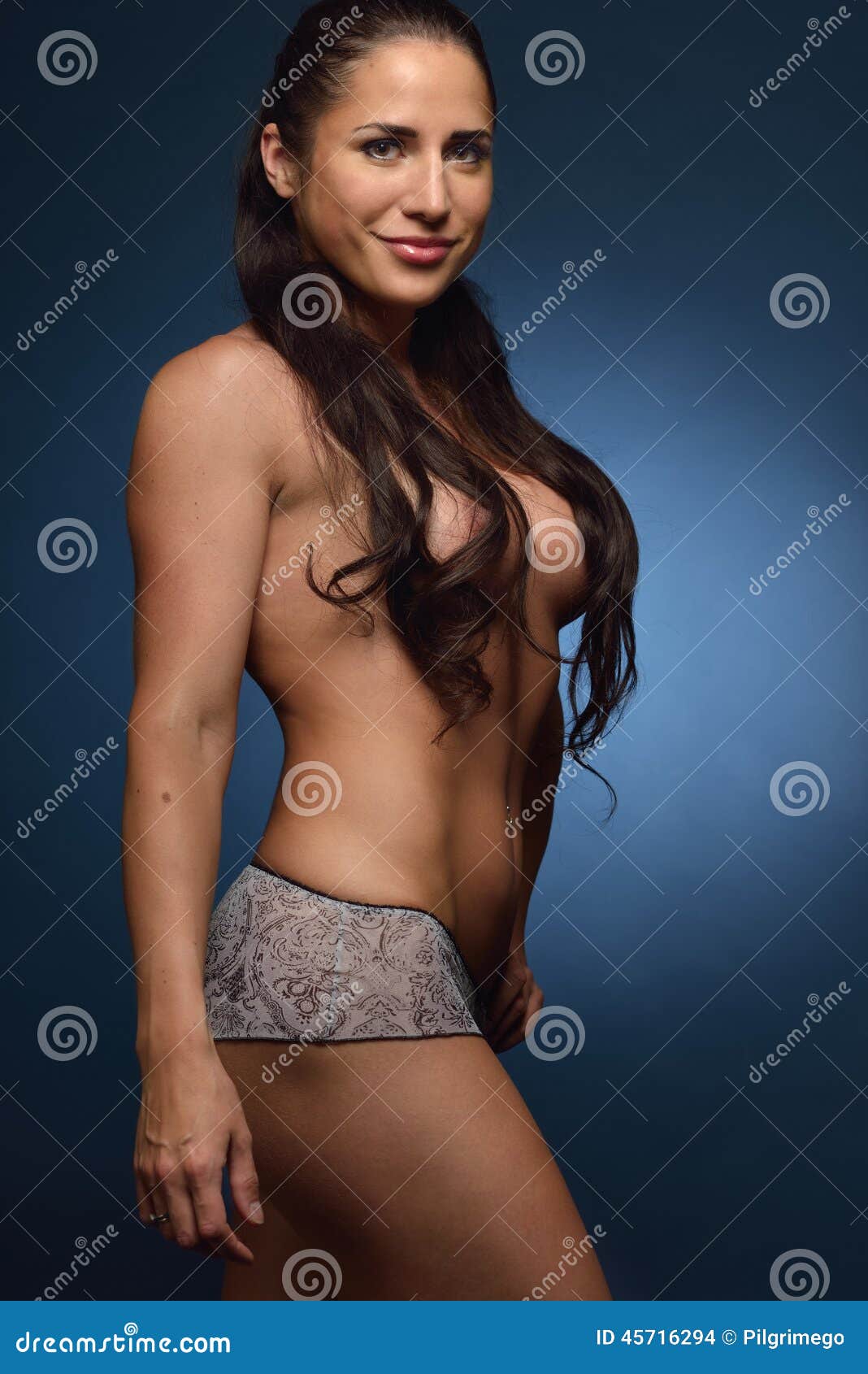 Mujer Atlética Desnuda Hermosa En Bragas Foto de archivo - Imagen de deseo,  lifestyle: 45716294