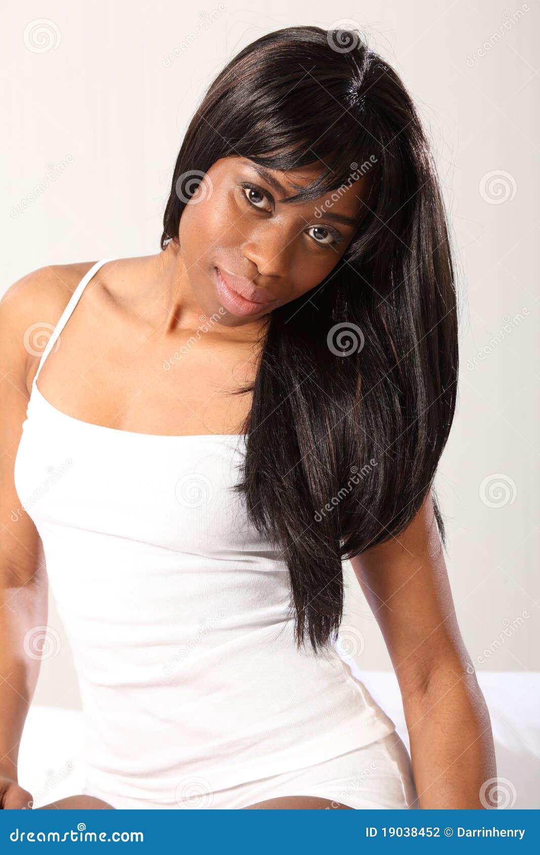 habla Ritual Derechos de autor 413 Mujer Atractiva Con El Pelo Negro En Ropa Interior Fotos de stock -  Fotos libres de regalías de Dreamstime