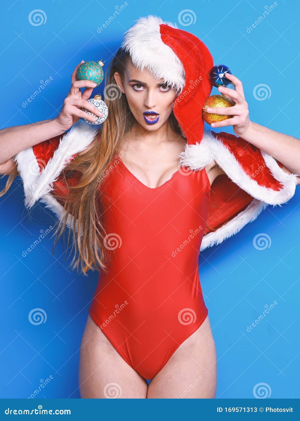Mujer Atractiva Santa Celebra El Año Nuevo Desfile De Navidad De Santa Niña Disfraces  Sexys De Navidad Santa Chica Imagen de archivo - Imagen de bola, rojo:  169571313