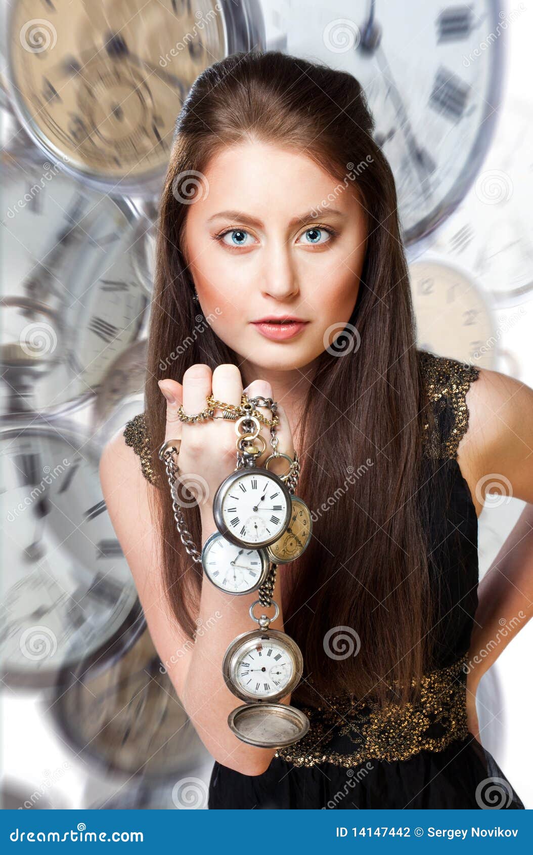 Regresa Navidad recibir Mujer Con Los Relojes De Bolsillo Foto de archivo - Imagen de hermoso,  concentrado: 14147442