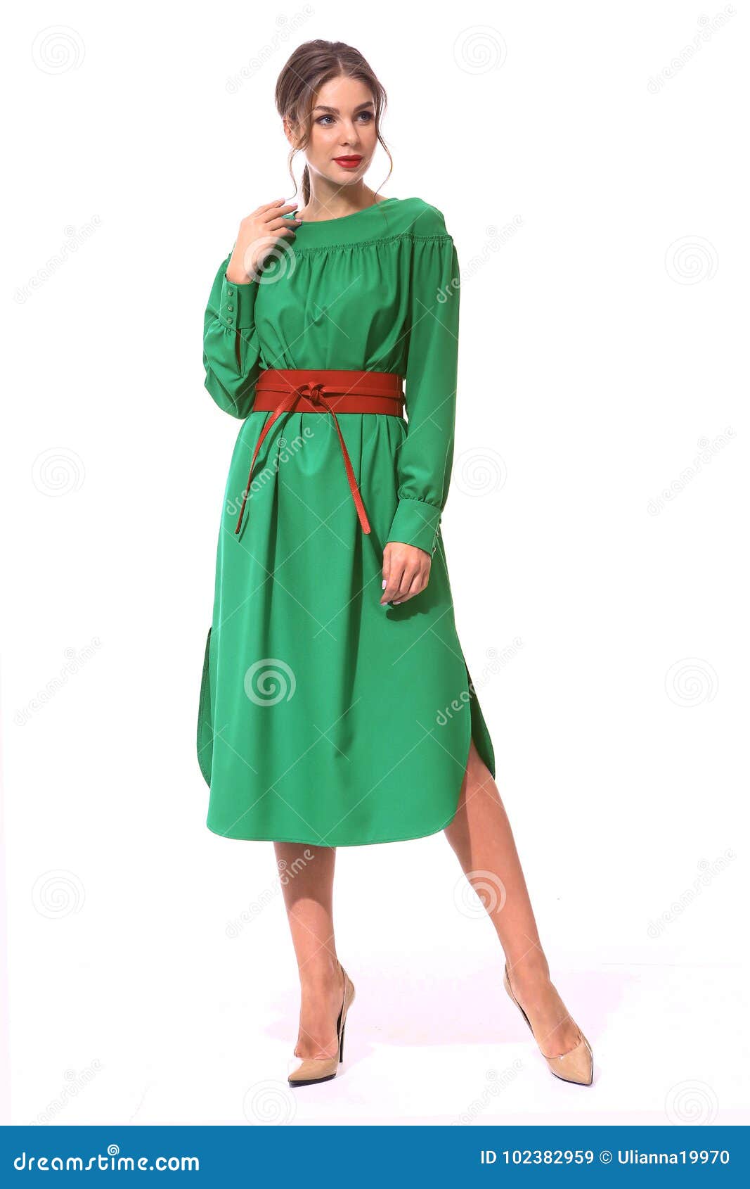 Mujer De Negocios De Moda En Vestido Formal Del Verano Largo Verde La Correa Roja Imagen de archivo - Imagen de pelo, colorido: 102382959