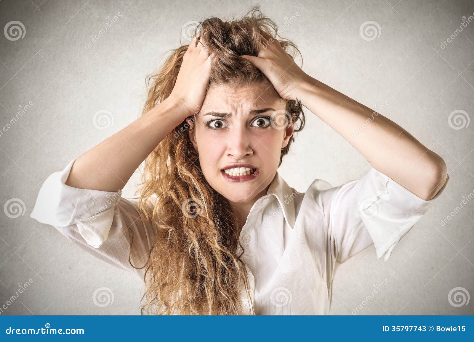 Mujer desesperada imagen de archivo. Imagen de salvaje 35797743