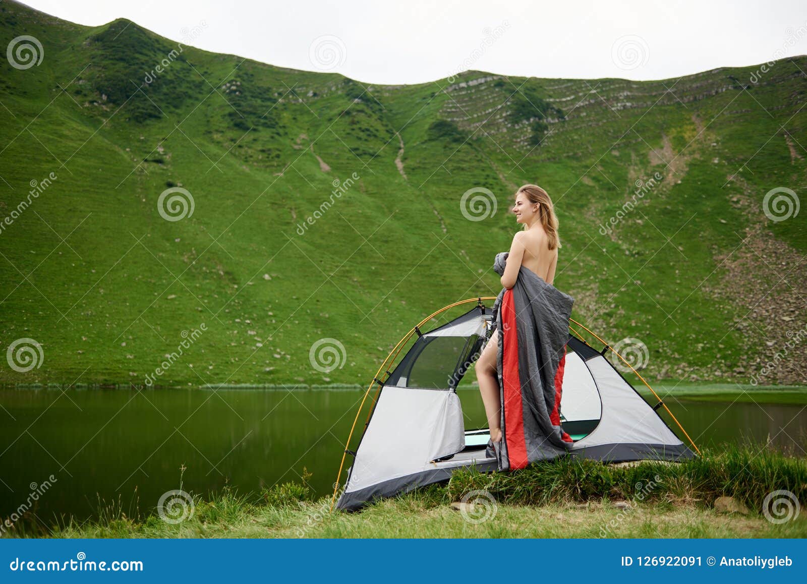 Desnudas en el camping