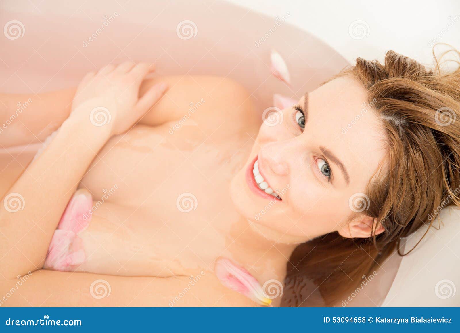 Desnuda en la bañera