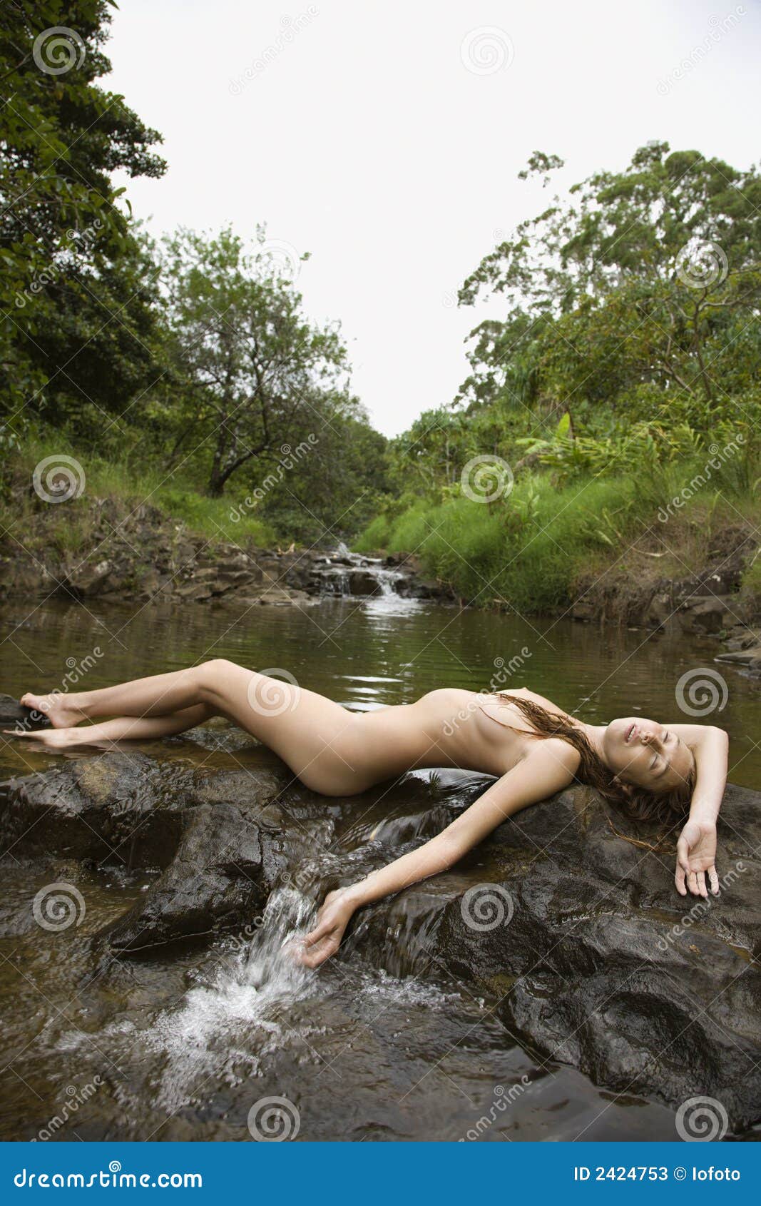 Mujer Desnuda En Secuencia. Imagen de archivo - Imagen de persona, secuencia:  2424753