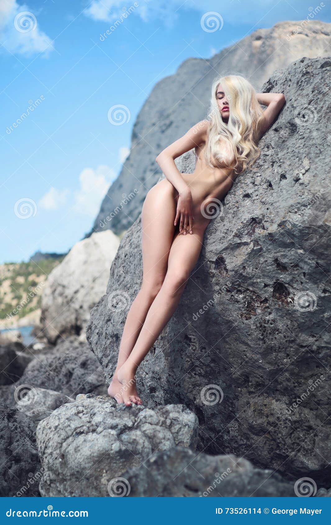 Mujer Desnuda Hermosa En La Playa Foto de archivo - Imagen de figura,  descubierto: 73526114