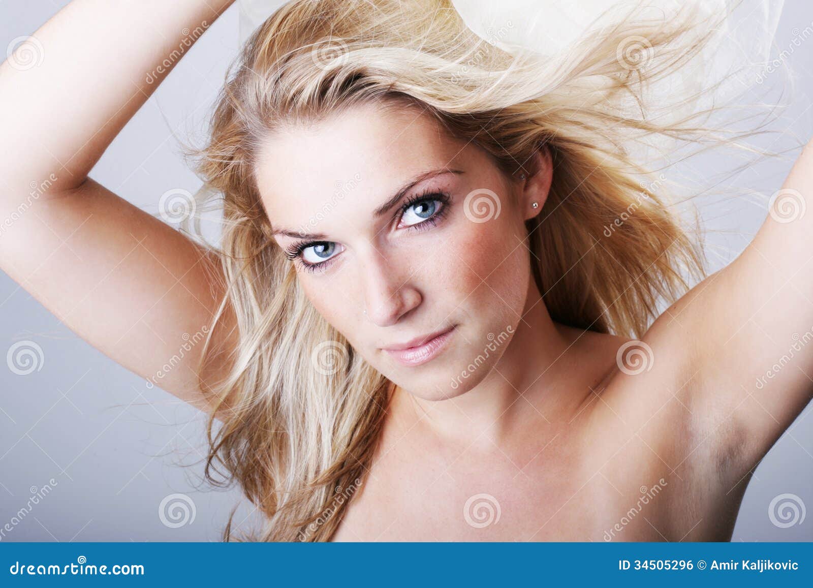 Mujer Desnuda Natural Hermosa Foto de archivo - Imagen de mirada, sugestivo: 34505296