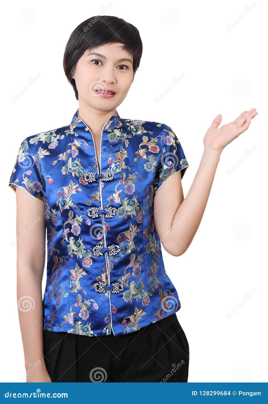 Mujer en ropa china foto archivo. - 128299684