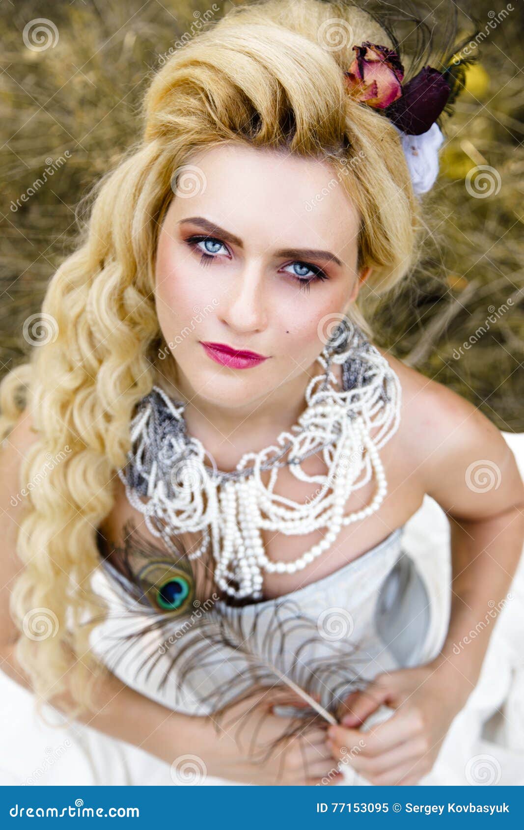 Mujer En Ropa Interior Antigua Vestido Imagen de archivo - Imagen de elegancia, hermoso: 77153095