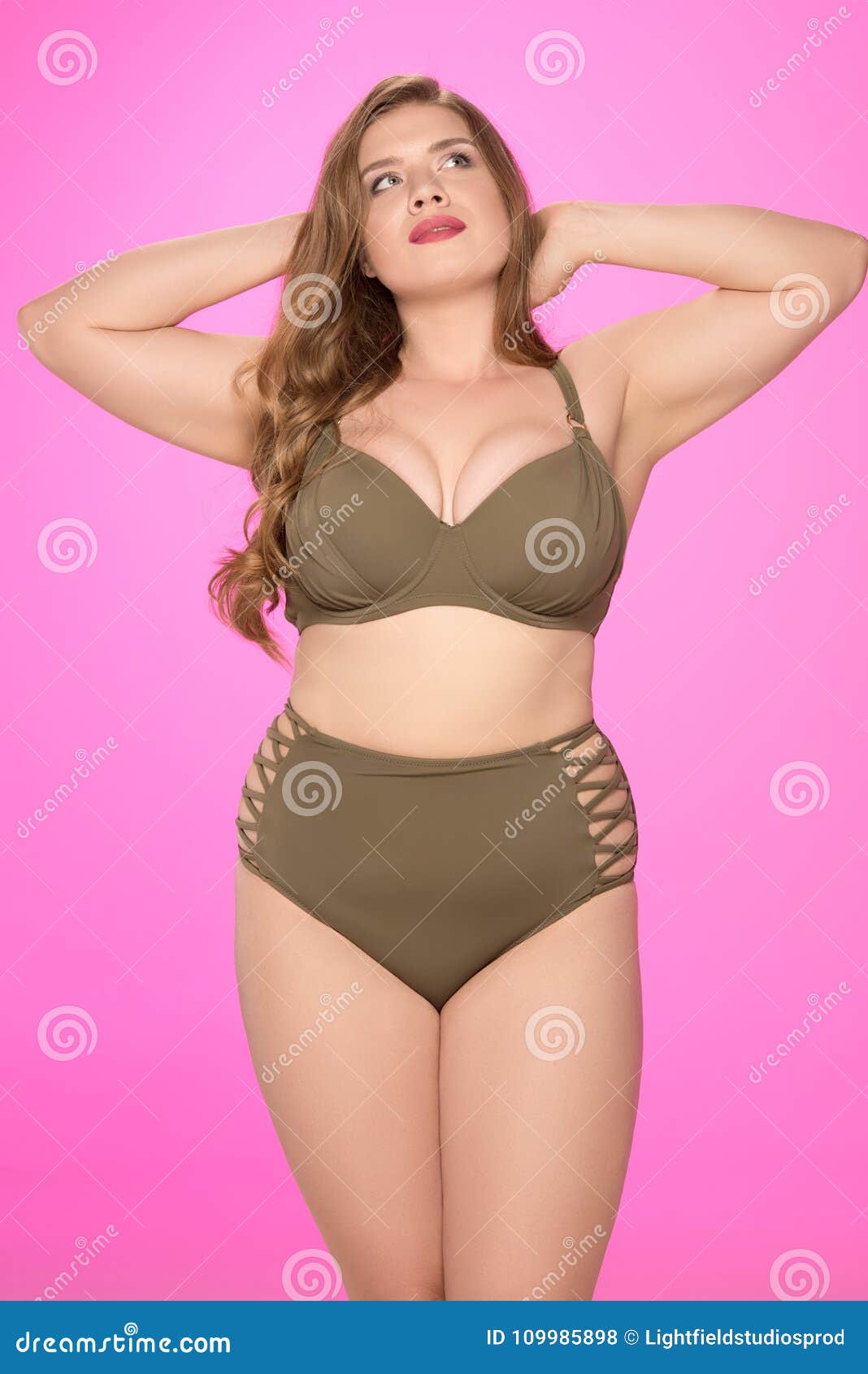 Mujer Gorda Alegre Traje De Baño Foto de archivo - Imagen de peso, hembra: 109985898