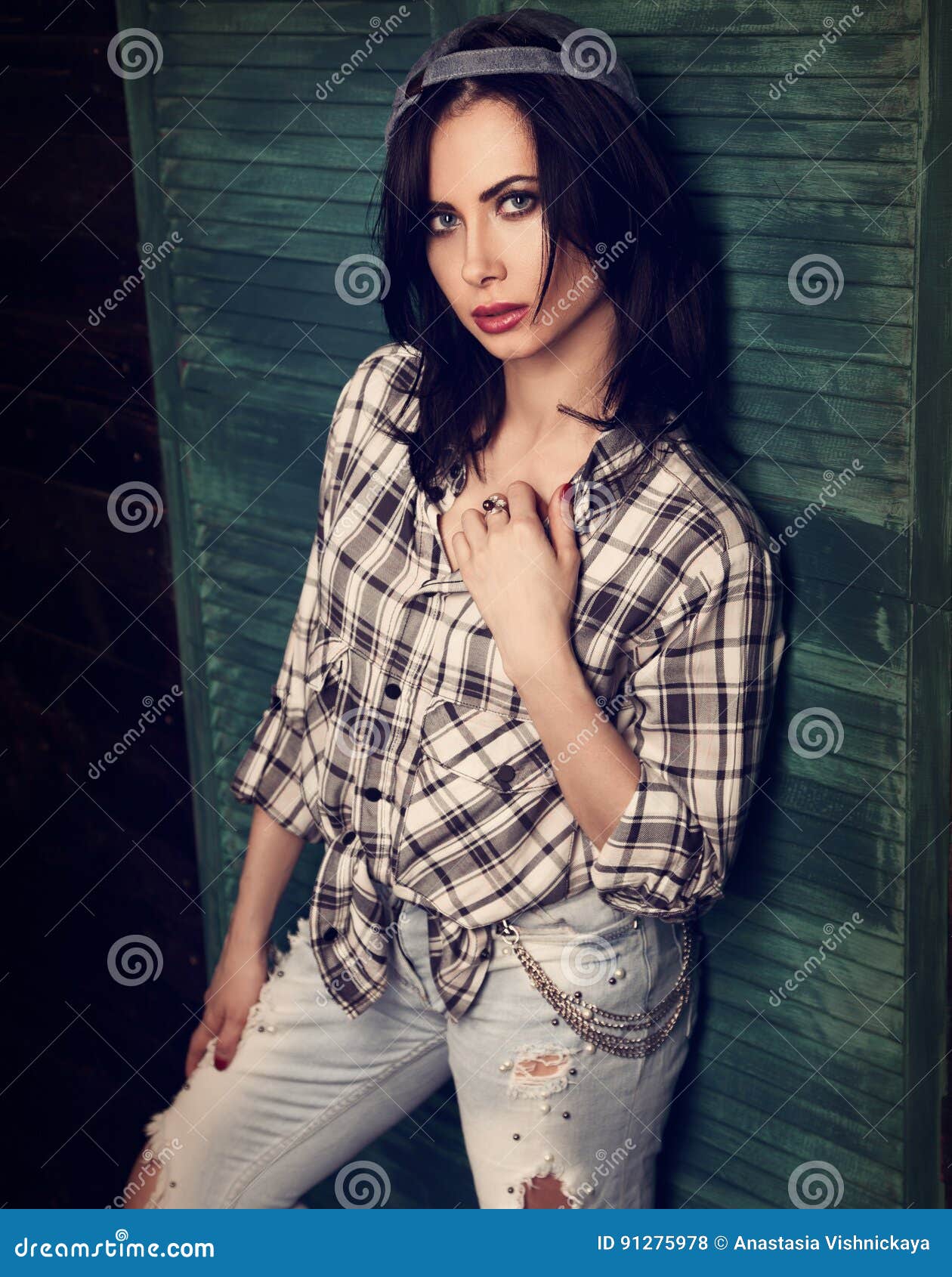 Mujer Hermosa Del Maquillaje En Camisa a Cuadros Blanco Negro De Moda Foto de archivo - Imagen de cara, lindo: 91275978