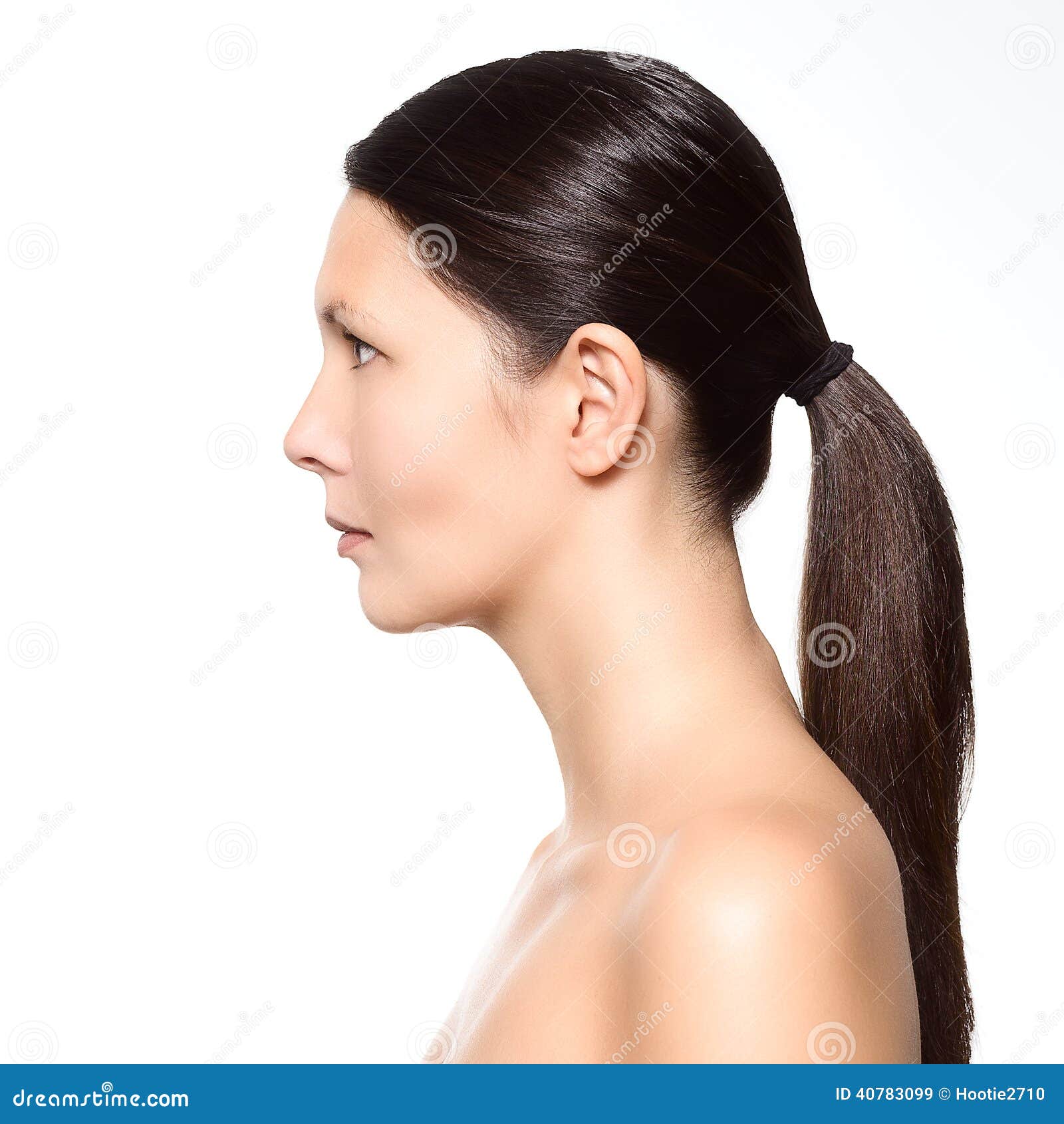 Mujer Joven Desnuda Que Se Coloca En Perfil Imagen de archivo Imagen