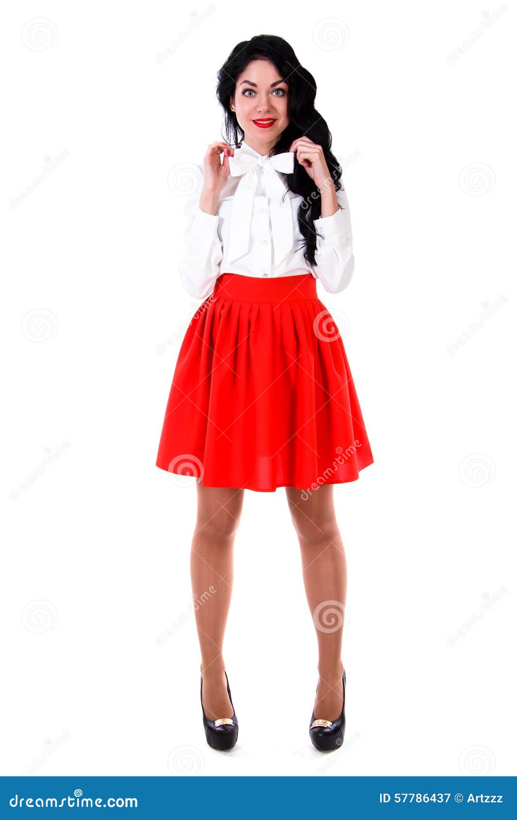 Mujer Joven Hermosa Blusa Blanca Y Una Roja Corta de archivo - Imagen de blusa, rizado: 57786437