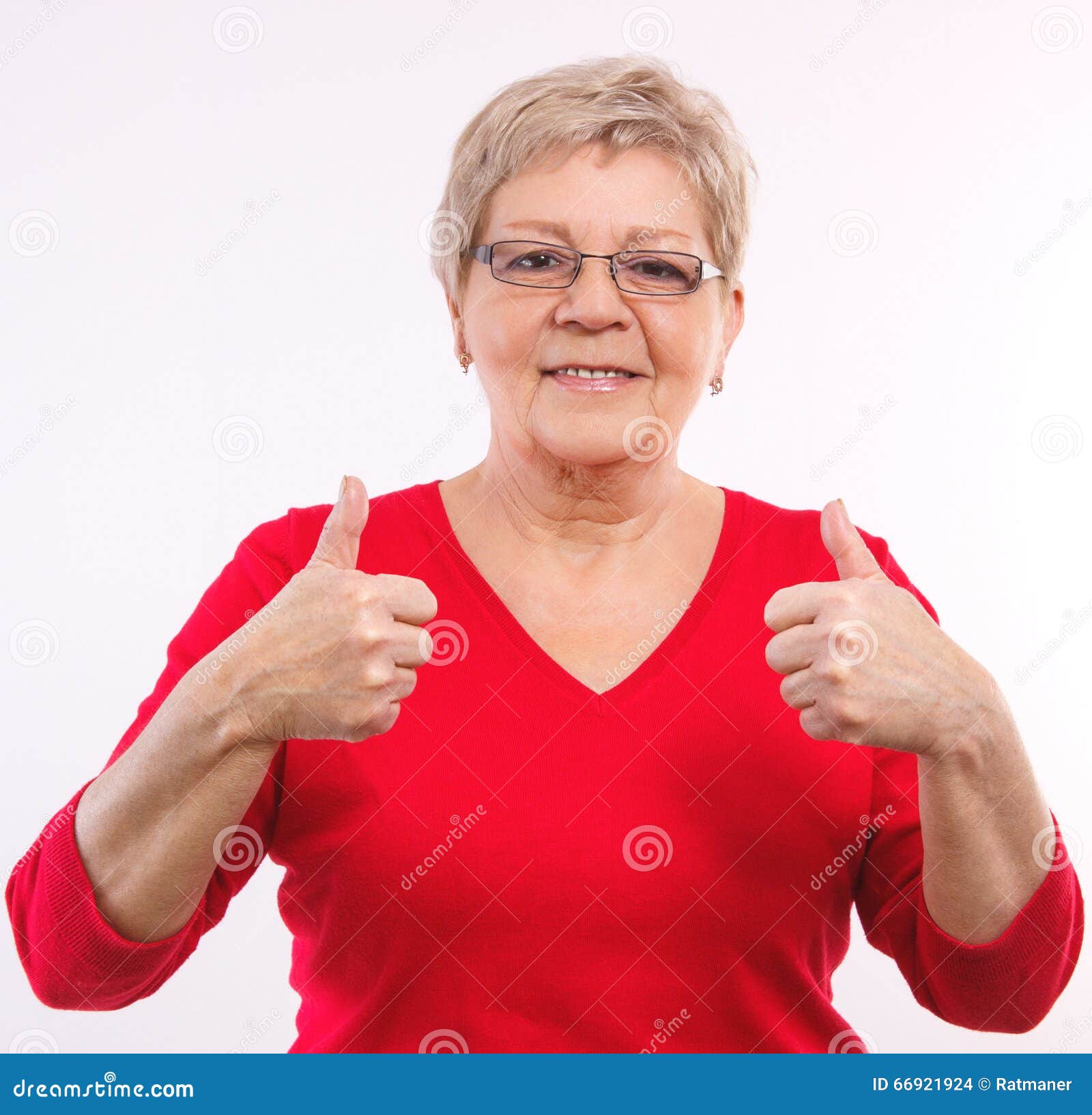 Mujer Mayor Sonriente Feliz Que Muestra Los Pulgares Para Arriba Emociones Positivas En Edad