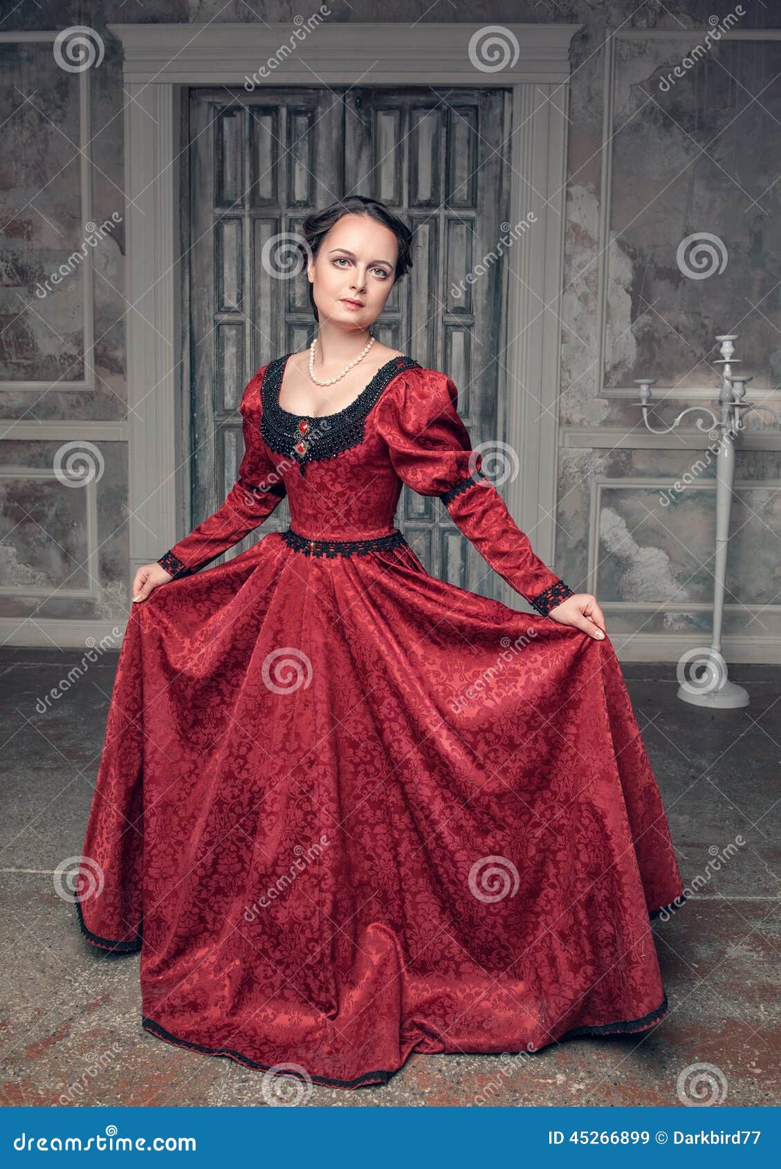 Mujer Hermosa En Vestido Medieval Imagen de archivo - Imagen de guantes,  dormitorio: 38353955