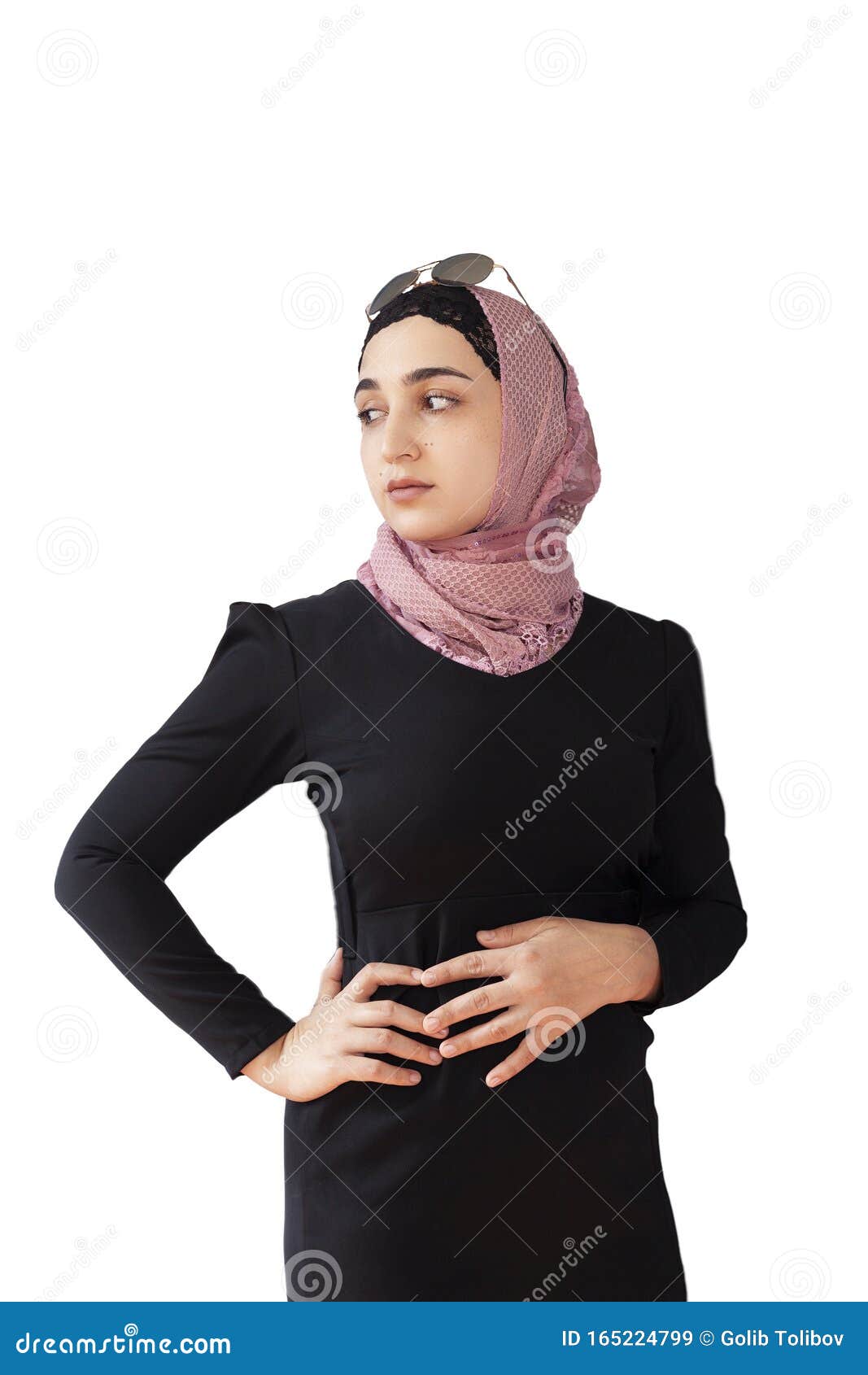 Mujer Musulmana Elegante Vestida Con Ropa Tradicional Islámica Retrato De  Una Bella Chica Del Medio Oriente Con Hiyab Foto De Arc Imagen de archivo -  Imagen de oriente, fashionable: 165224799