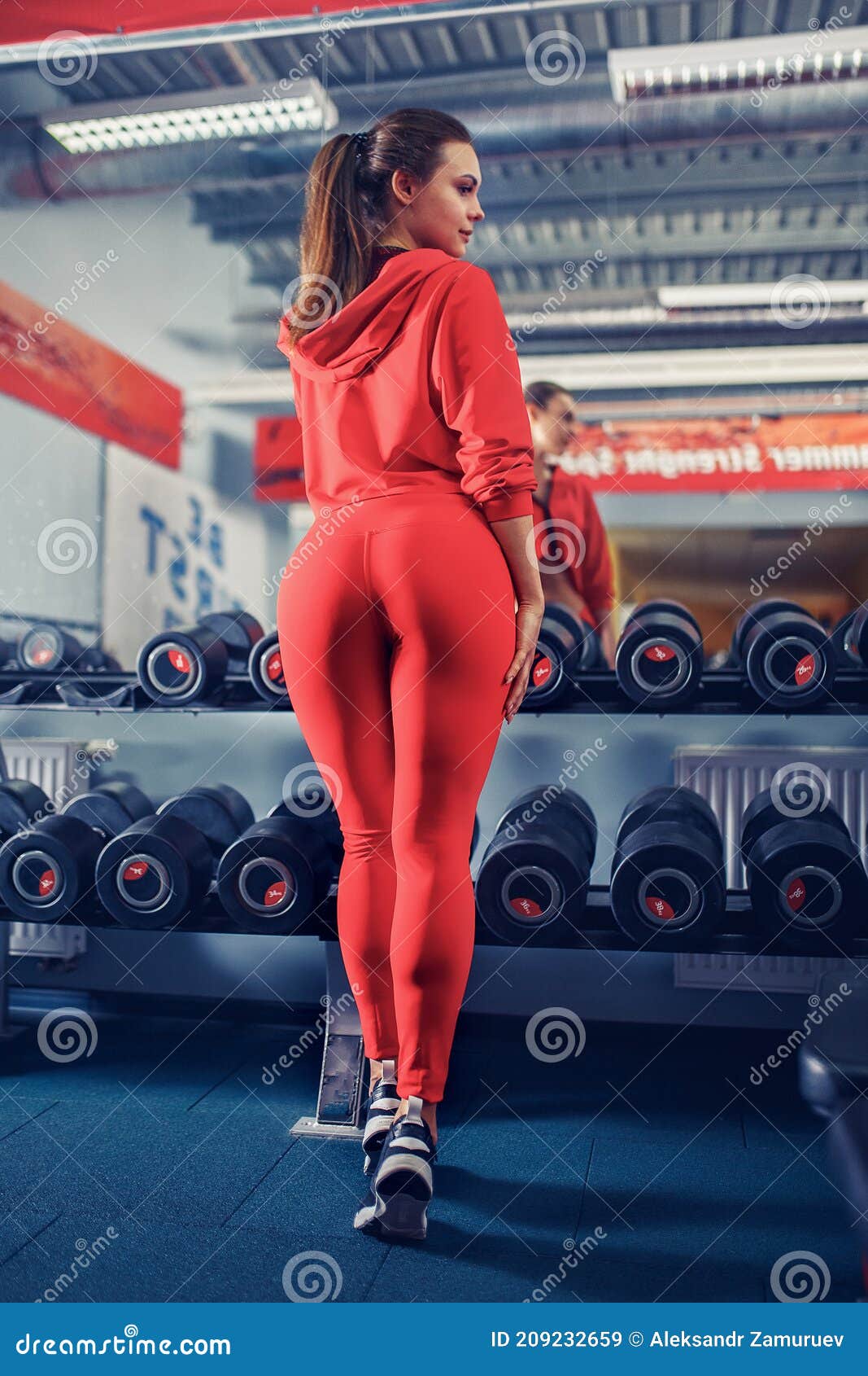 Mujer Sexy De Fitness Con Ropa Deportiva Con Perfecto Cuerpo De