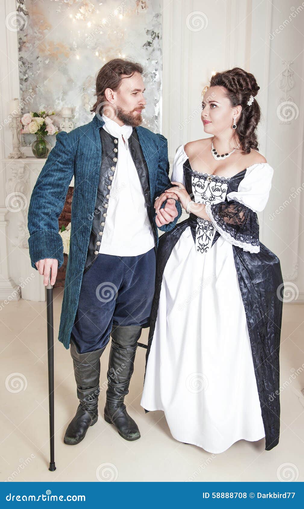 https://thumbs.dreamstime.com/z/mujer-y-hombre-hermosos-de-los-pares-en-ropa-medieval-58888708.jpg