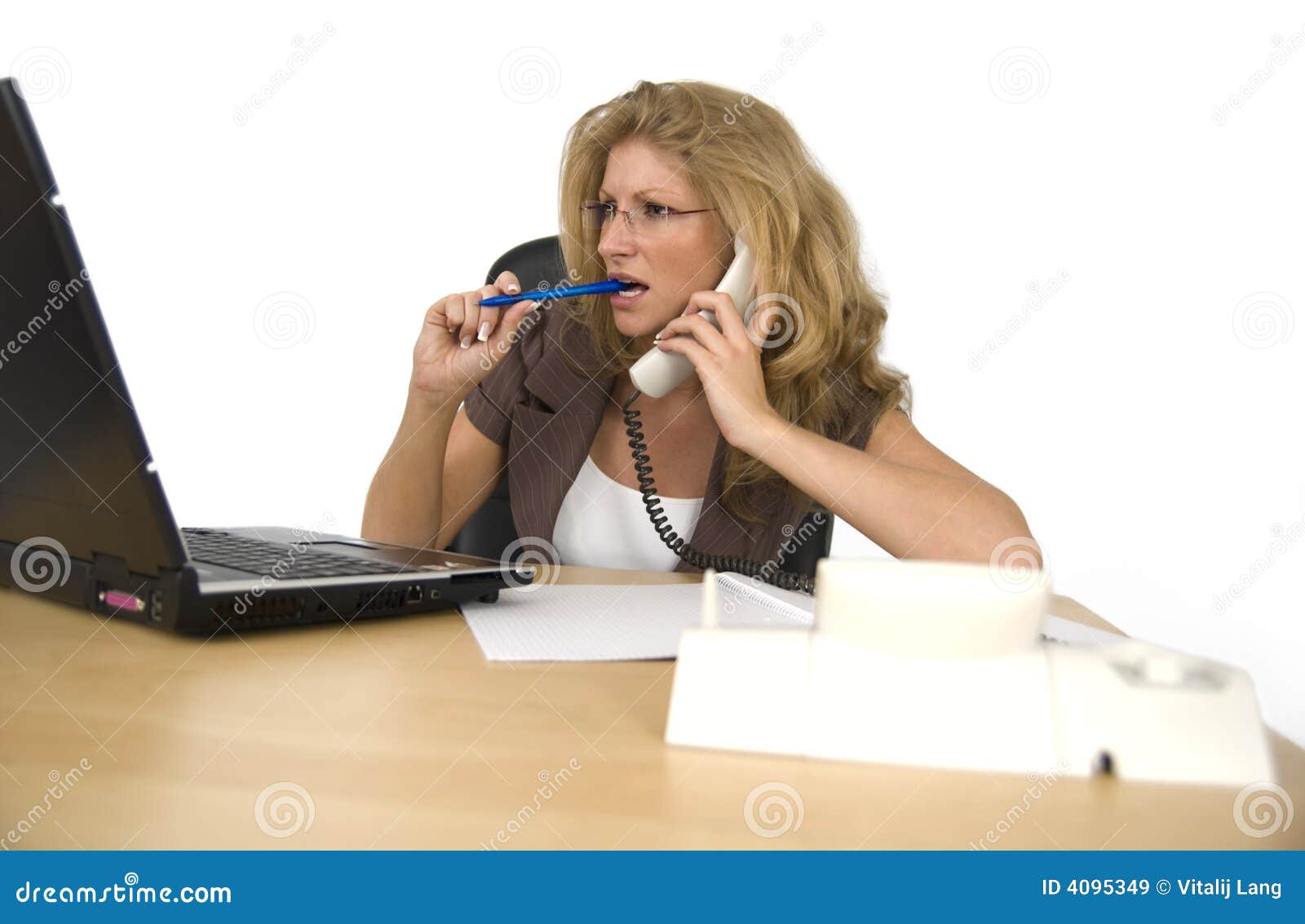 Mujeres en el teléfono. imagen de archivo. Imagen de rubio 4095349